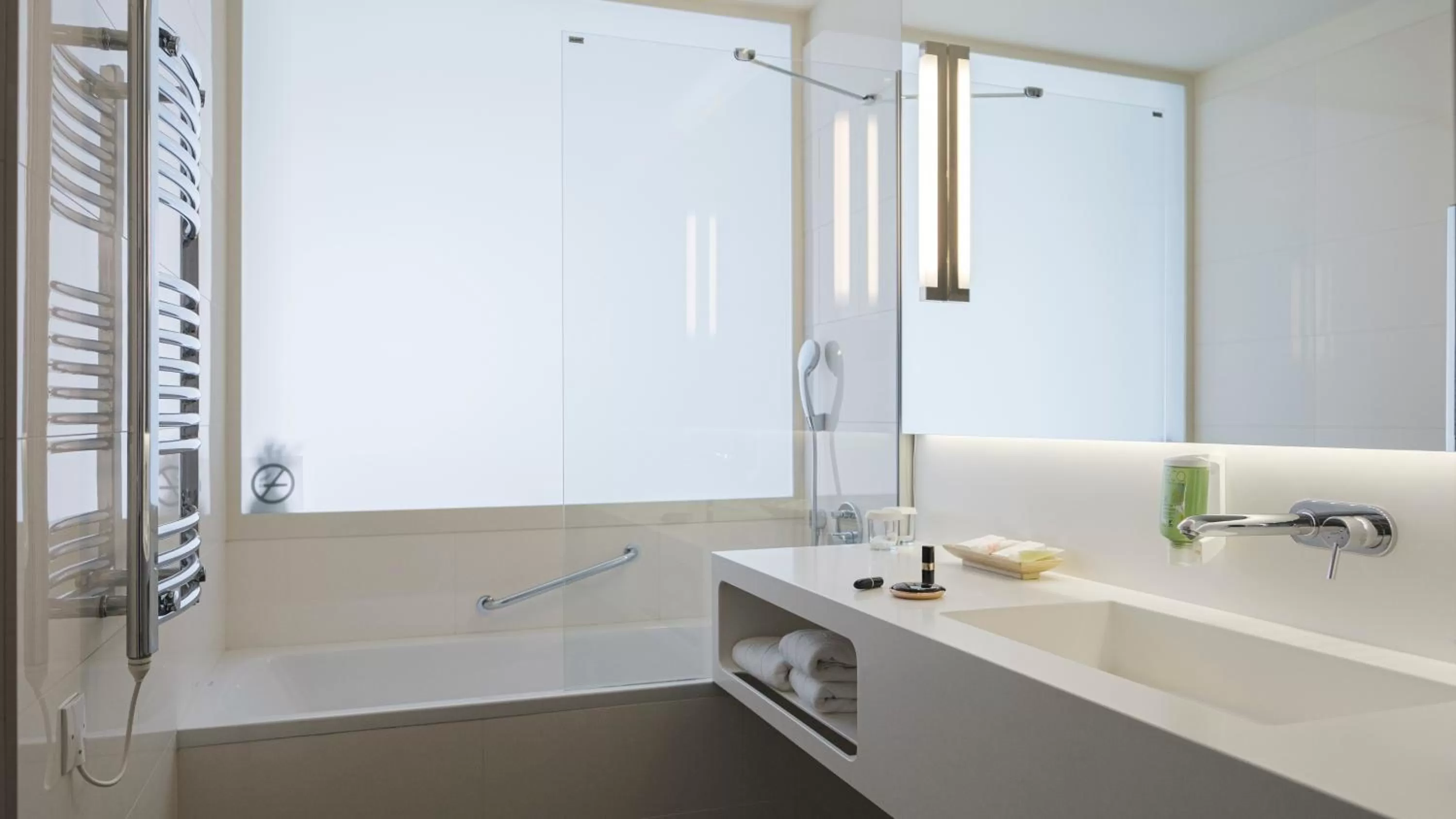 Superior Double/Twin Room Sea View and Balcony - Top Floor in Hotel Split