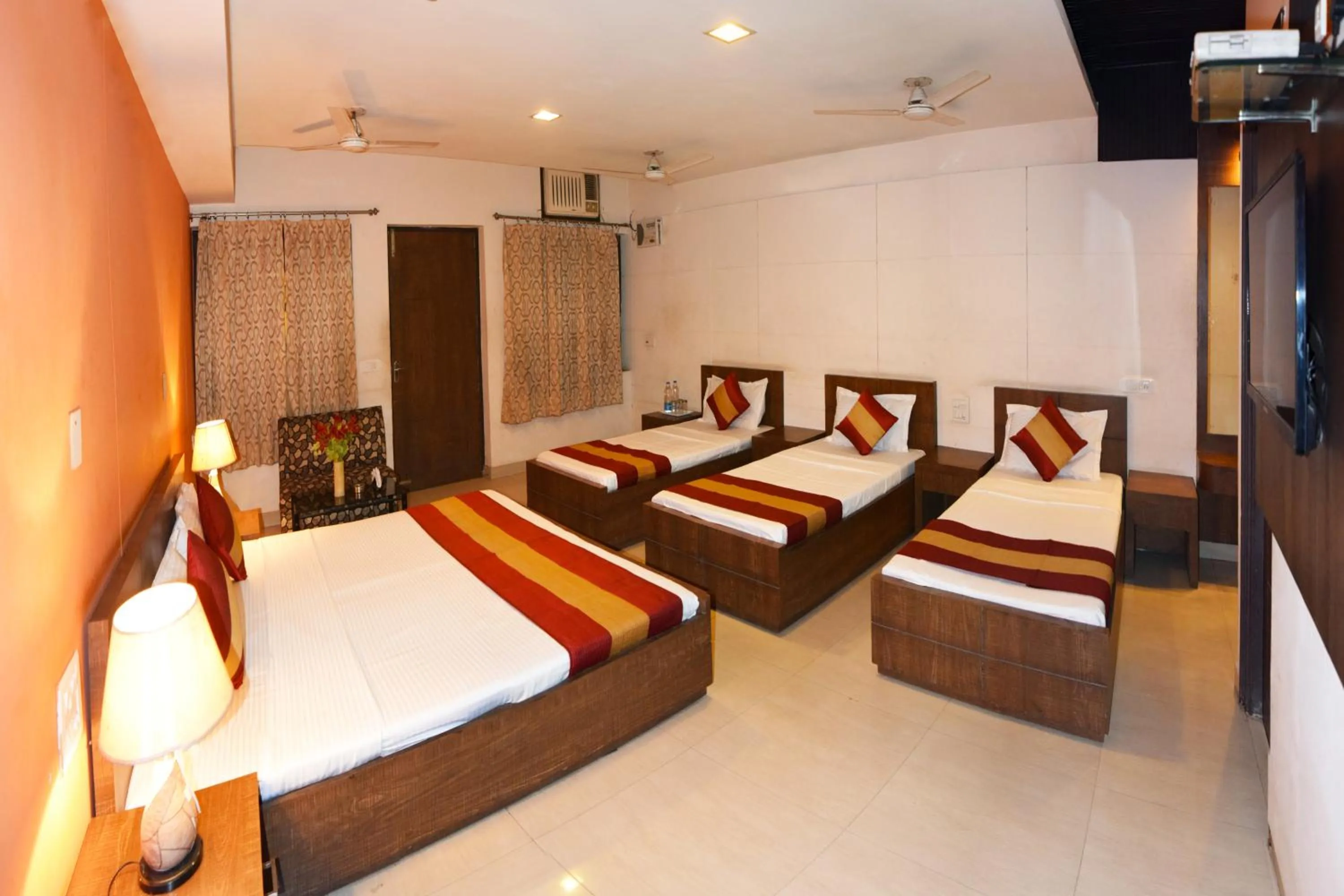 Deluxe Family Room in Hotel Palace