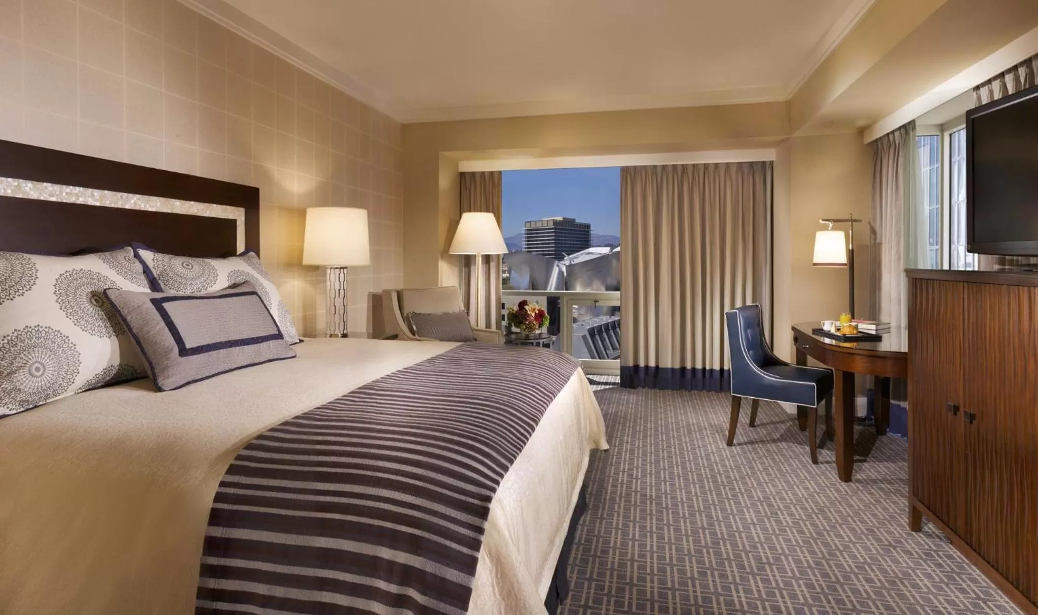Premier View Room - 1 King Bed in Omni Los Angeles Hotel