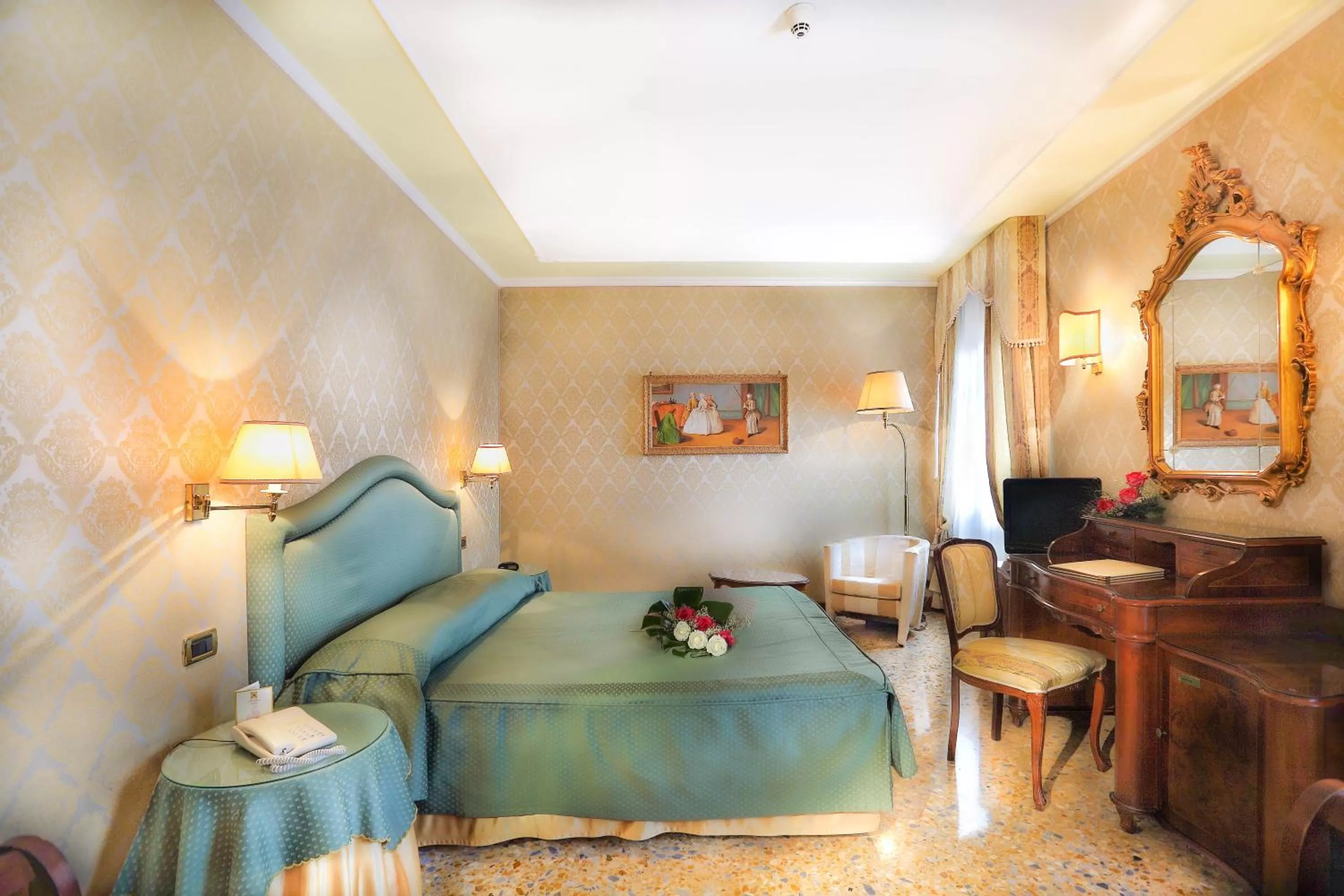 Junior Suite with Canal View in Hotel Colombina