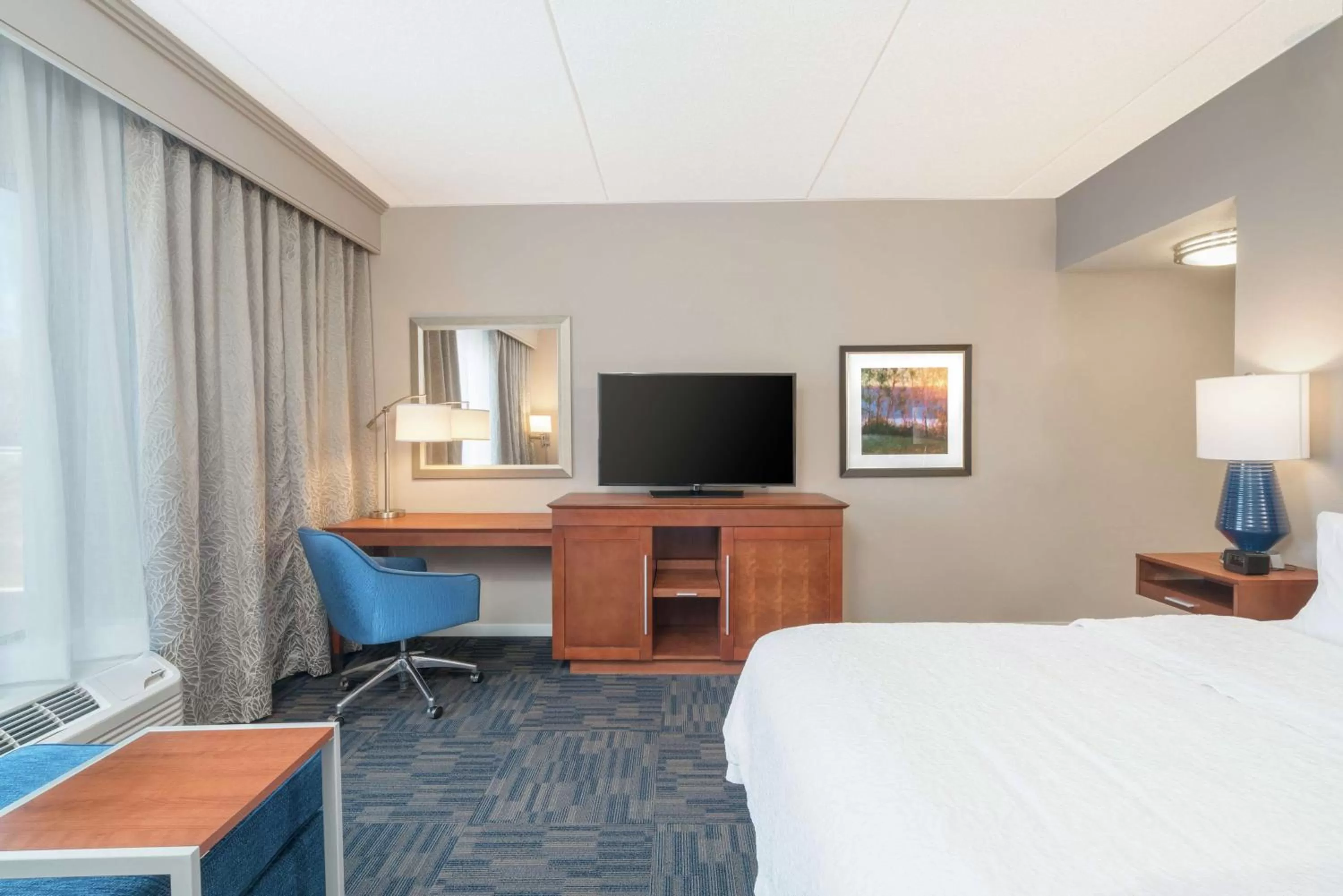 King Room - Non-Smoking in Hampton Inn & Suites Newburgh Stewart Airport, NY