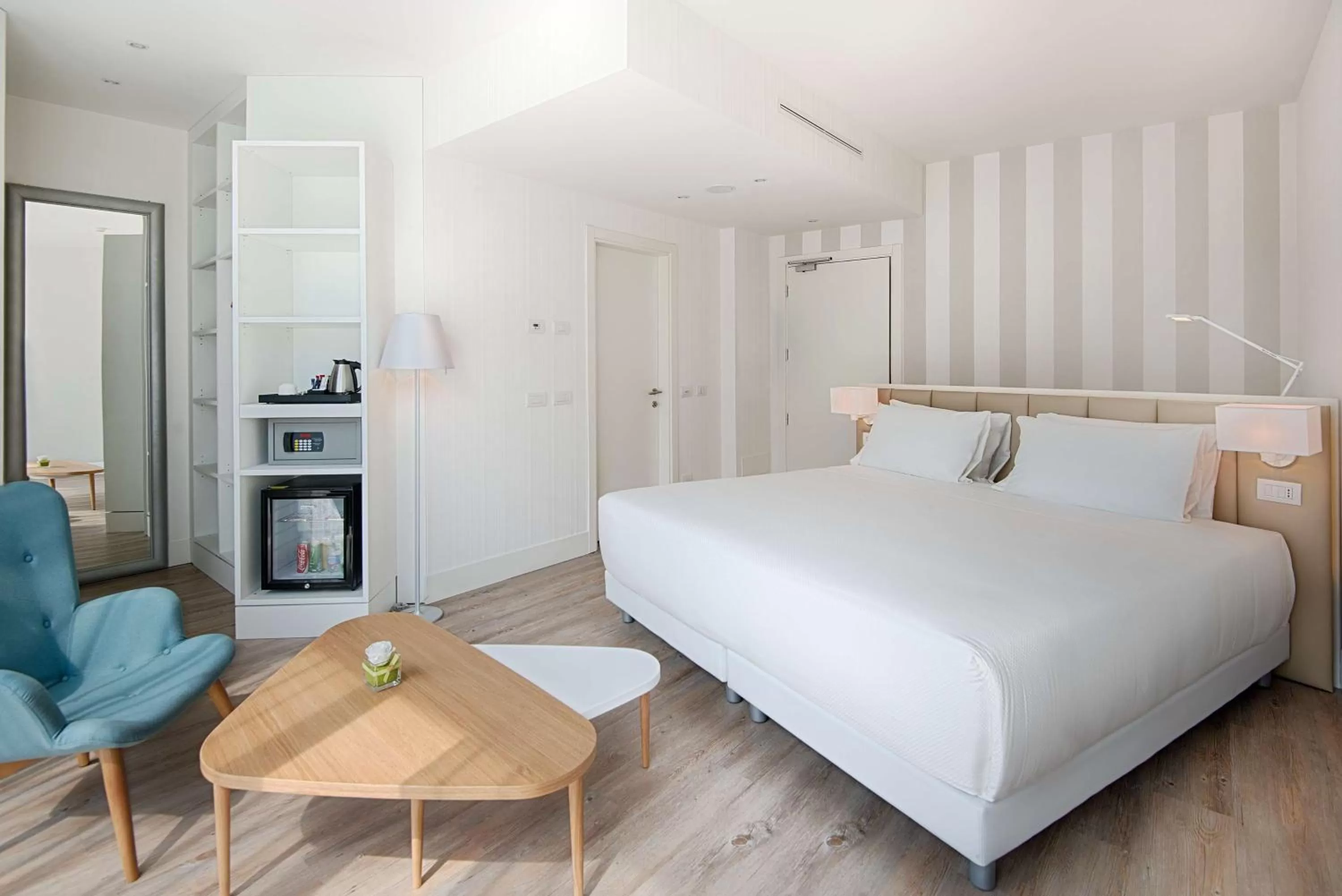 Junior Suite New Style with Balcony and View with Extra Bed (2 Adults + 1 Child) in NH Trento