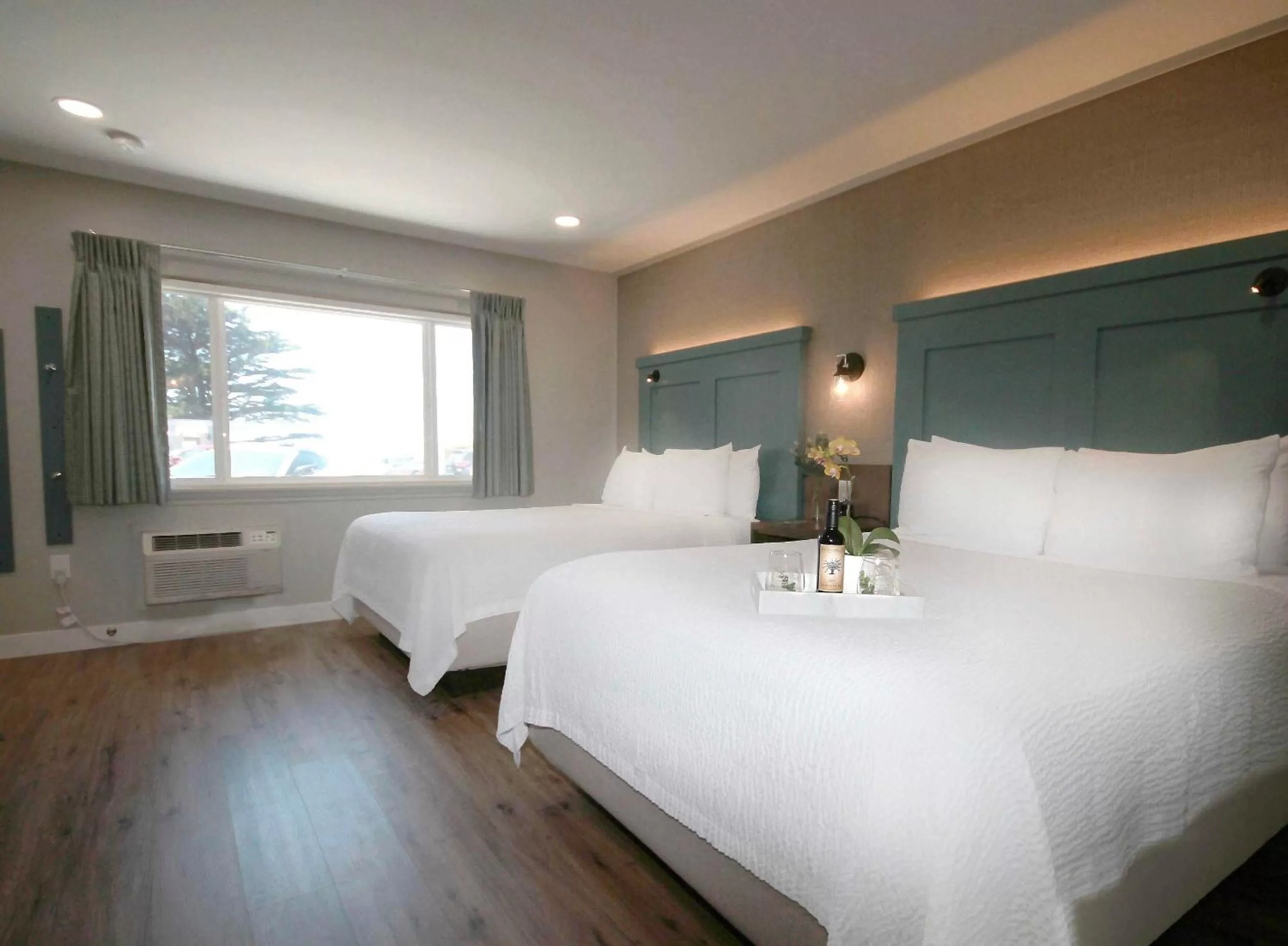 Standard 2 Queen Room in Castle Inn