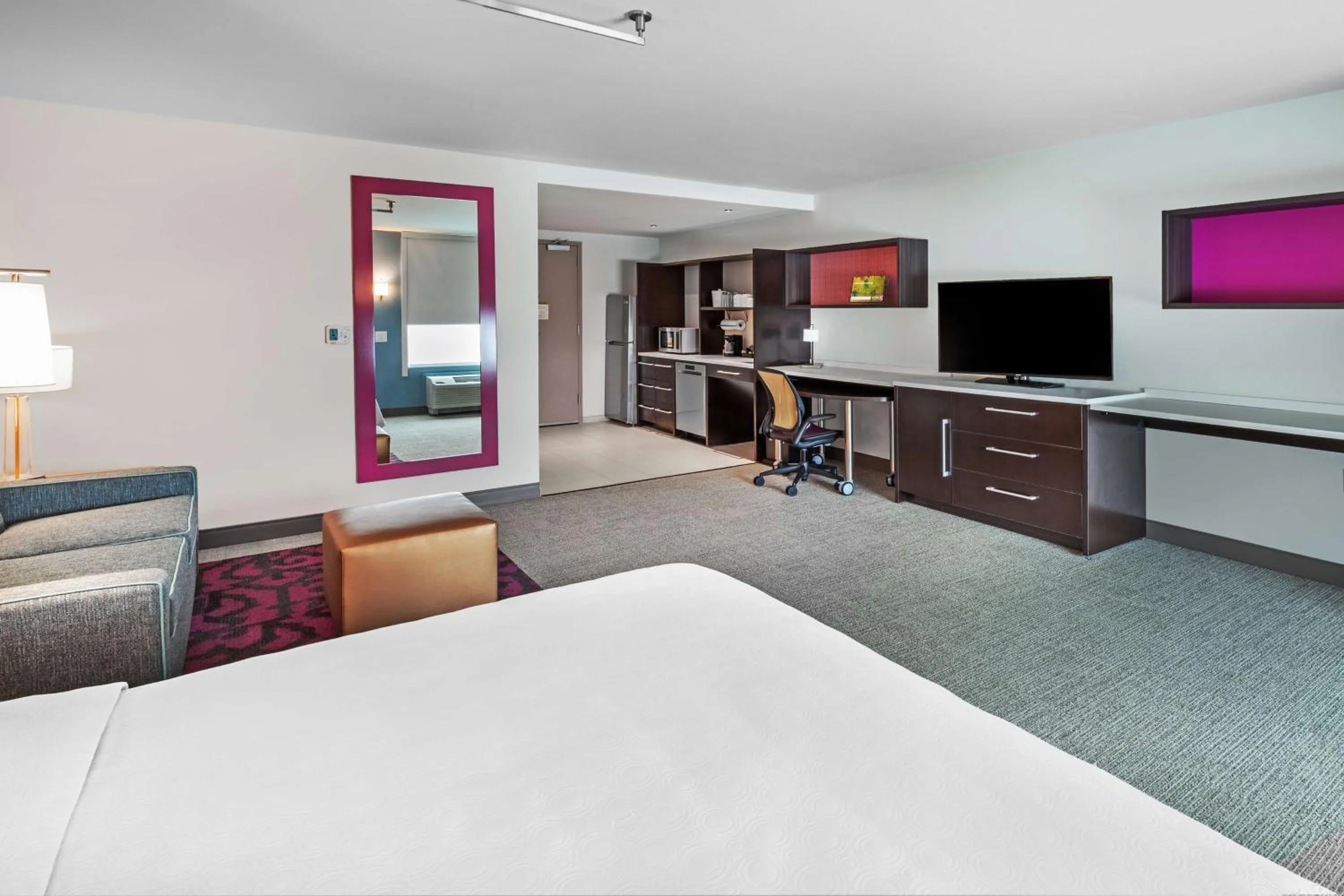 Queen Studio with Roll-In Shower - Mobility and Hearing Access/Non-Smoking in Home2 Suites by Hilton Laredo, TX