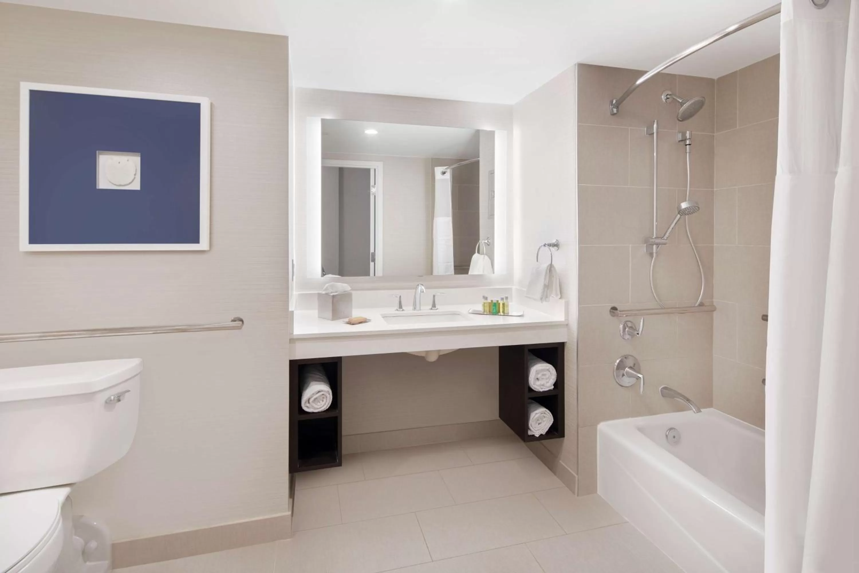 Queen Room - Disability Access in DoubleTree by Hilton Hotel Deerfield Beach Boca Raton