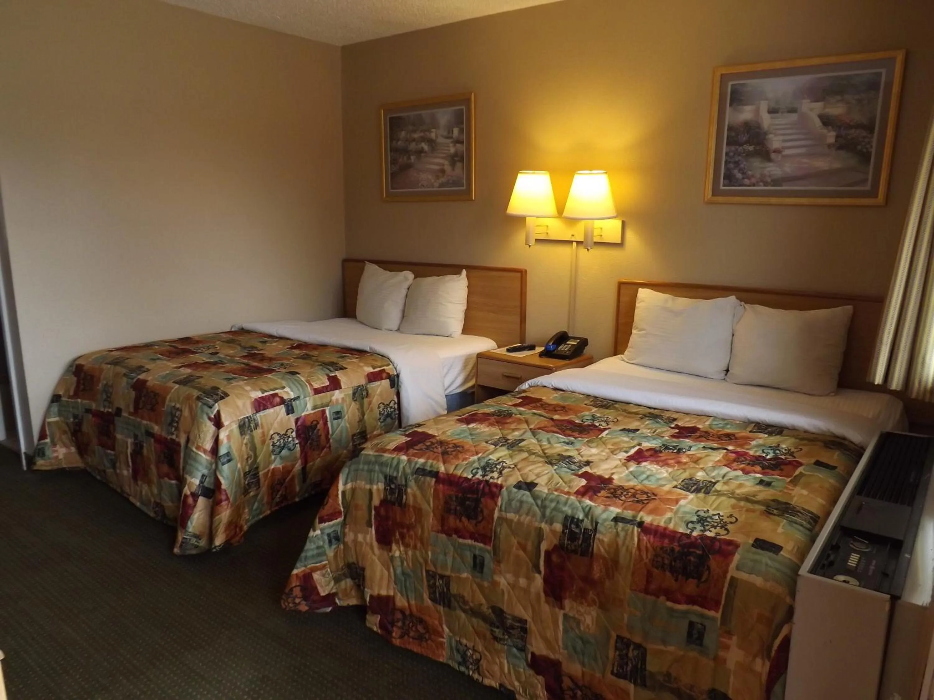 Double Room with Two Double Beds - Smoking in Executive Inn by OYO Kilgore North