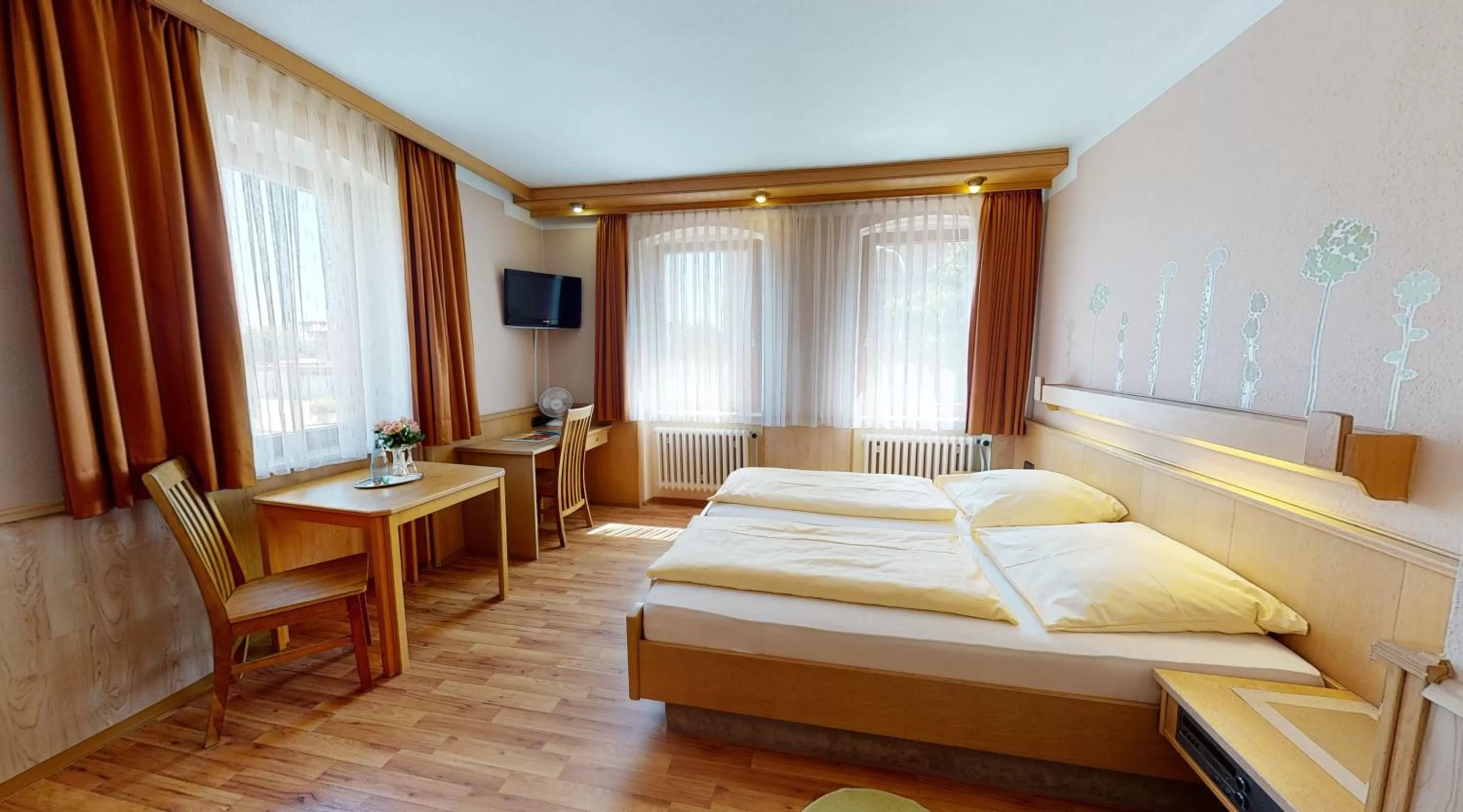 Standard Double Room in Hotel Rothenburger Hof