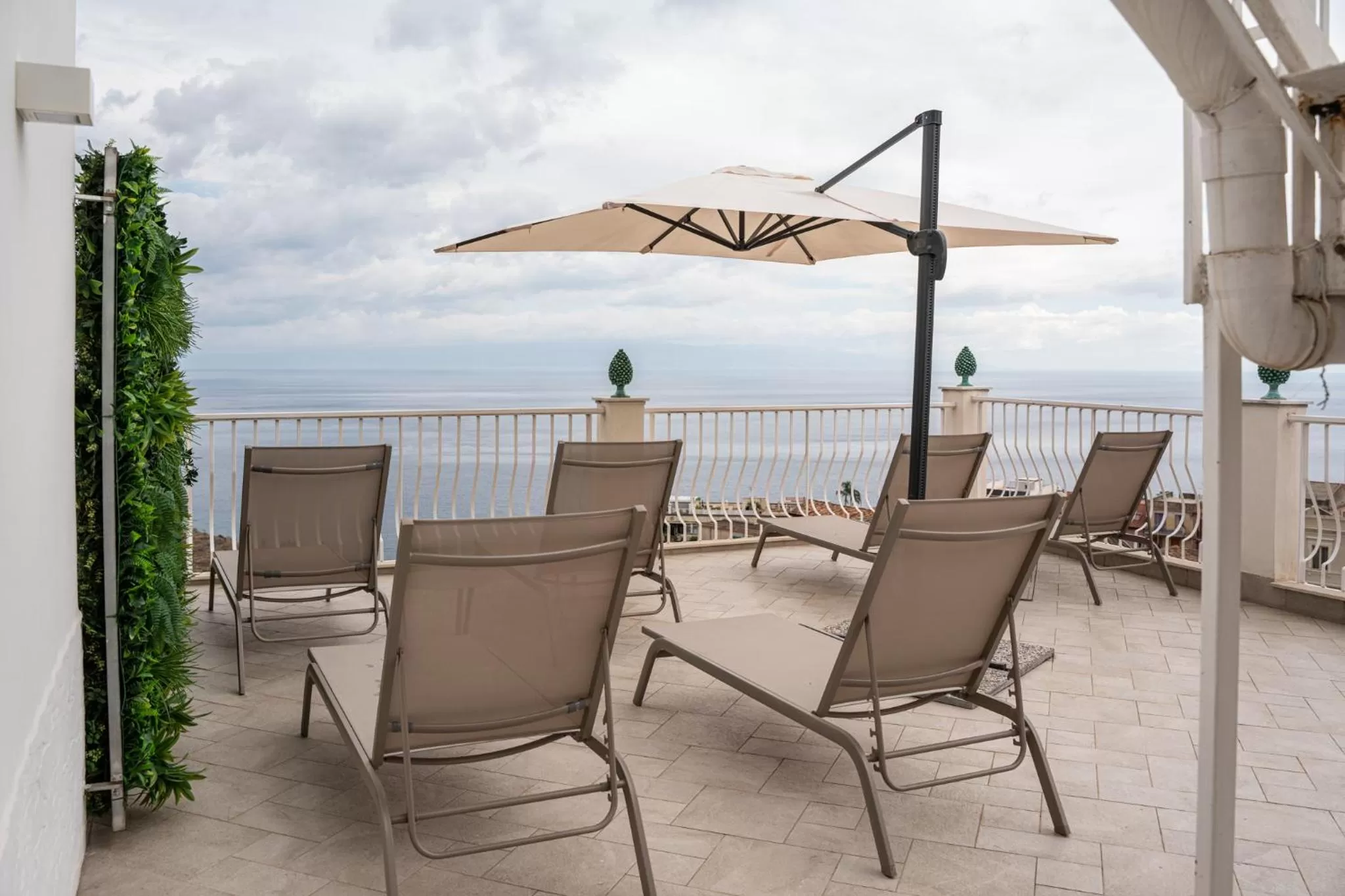 Solarium in Splendid Hotel Taormina