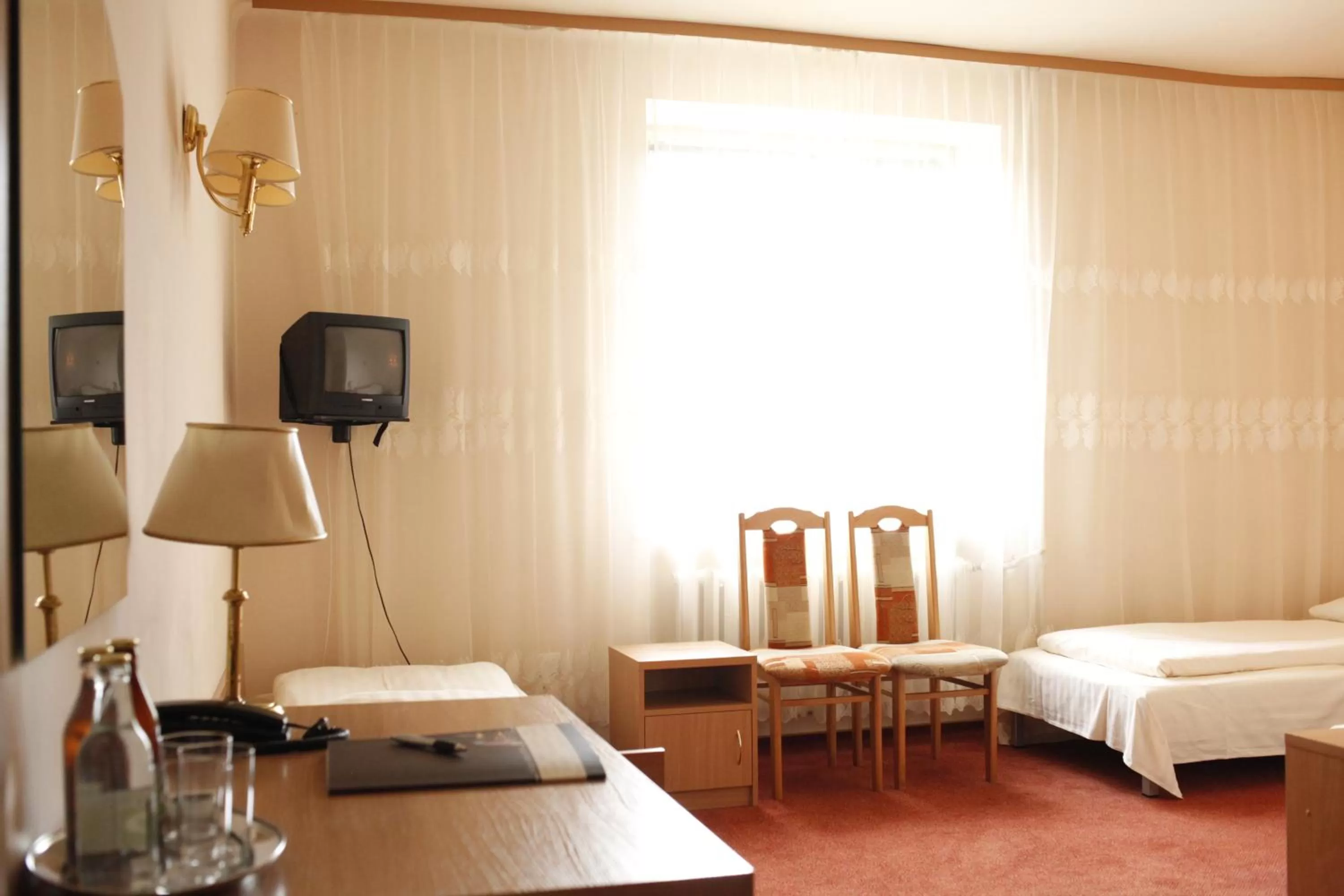 Photo of the whole room in Iskra