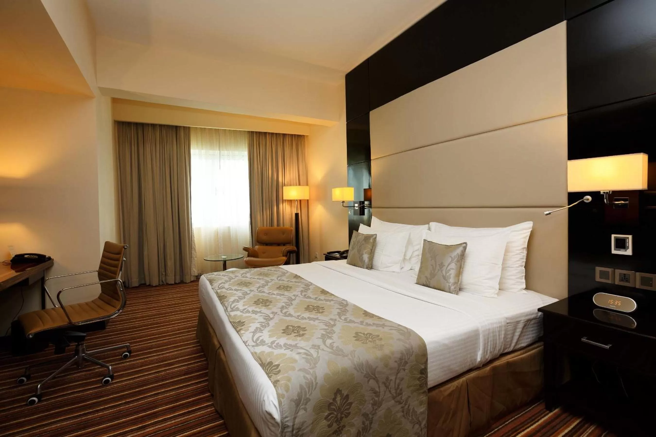 Bed in Ramada Colombo