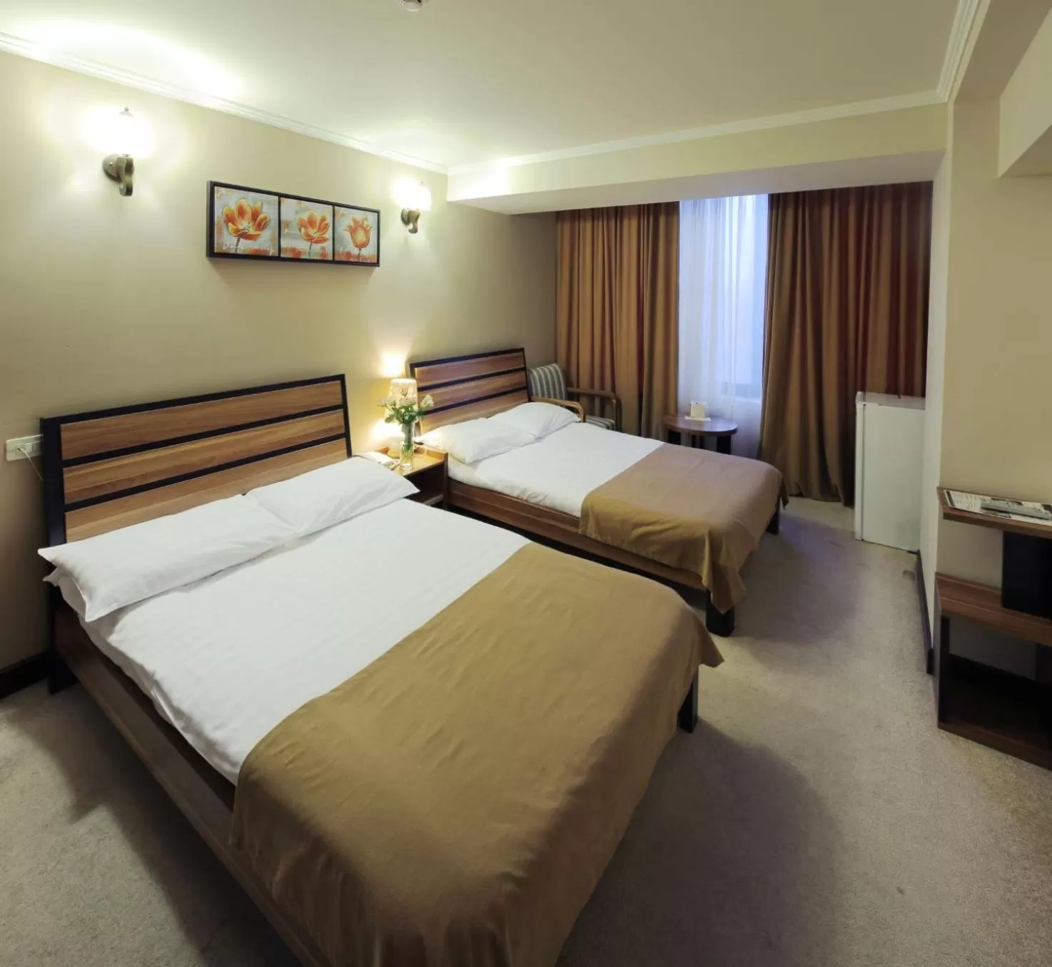 Standard Twin Room in New Nairi Hotel