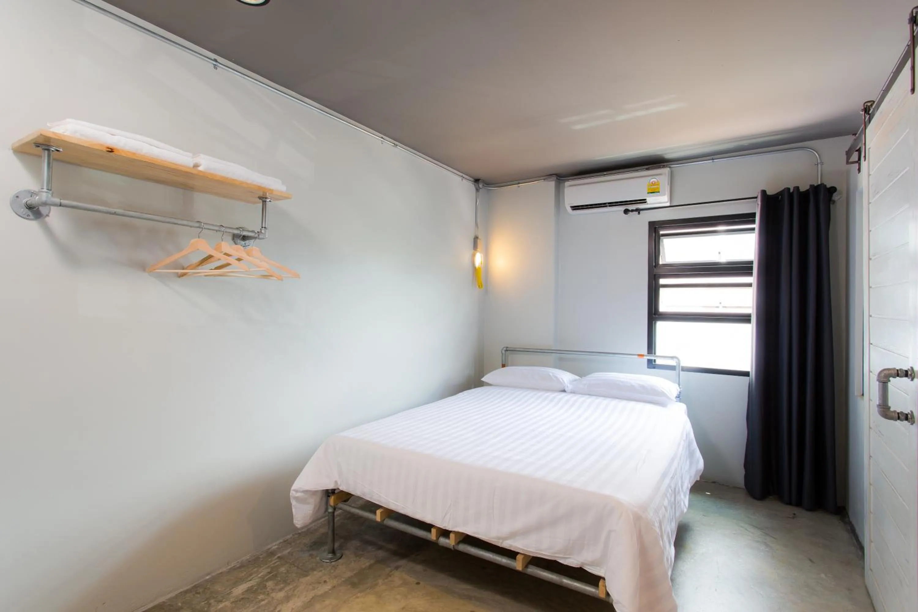 Double Room with Private Bathroom in Bloo Hostel