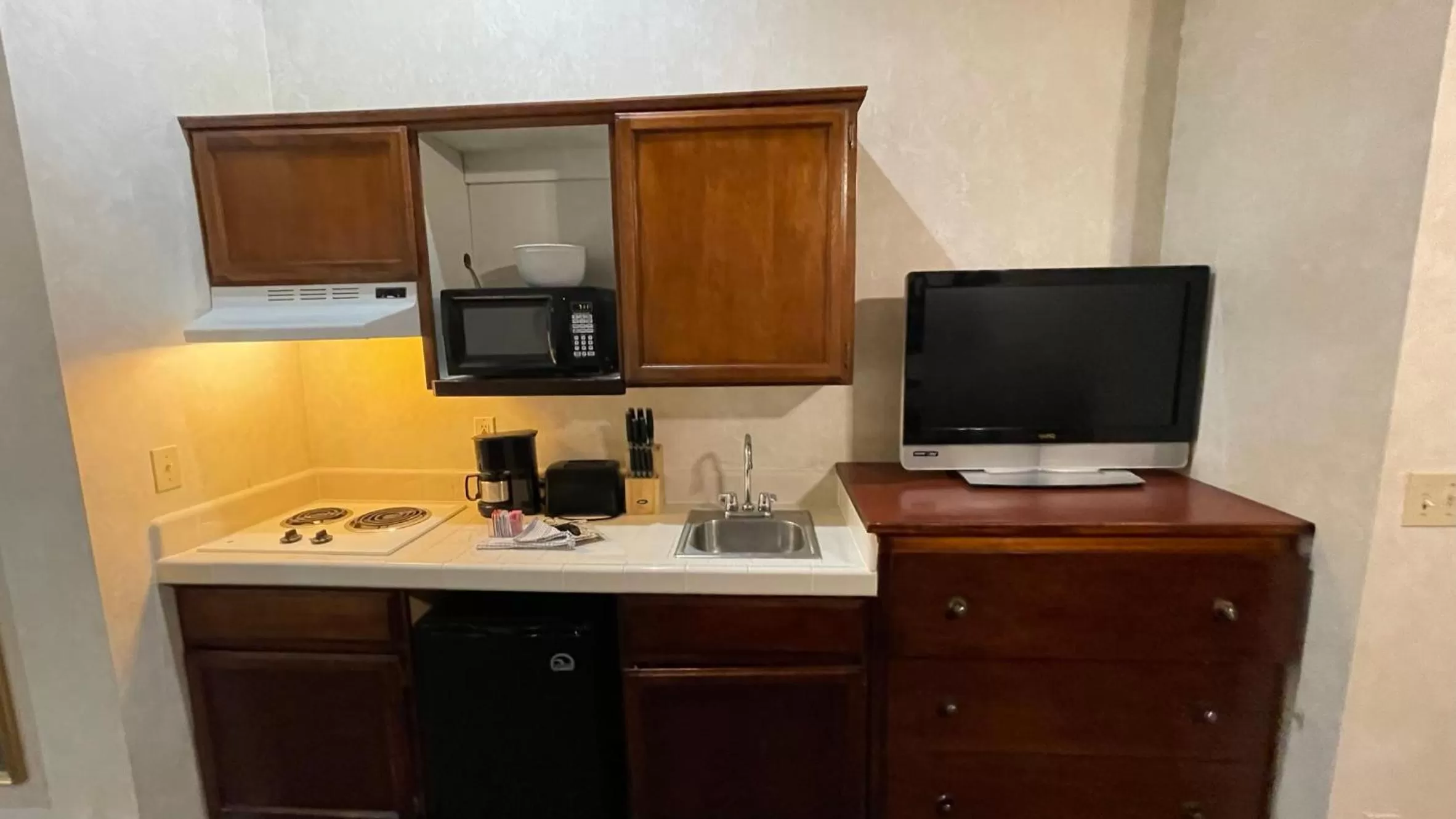 Family Room with Mountain View in Yosemite View Lodge