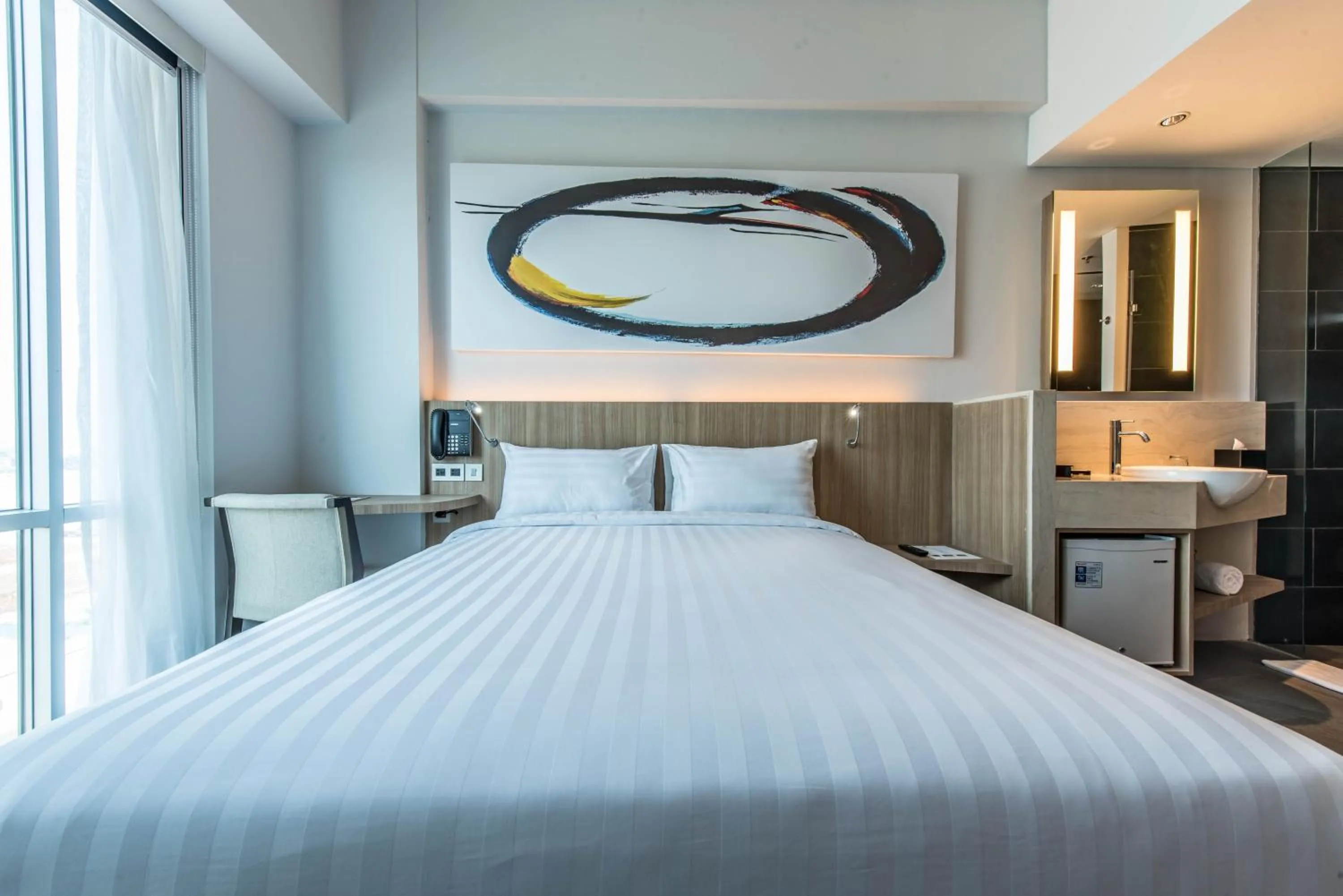 Superior Queen Room in Enso Hotel
