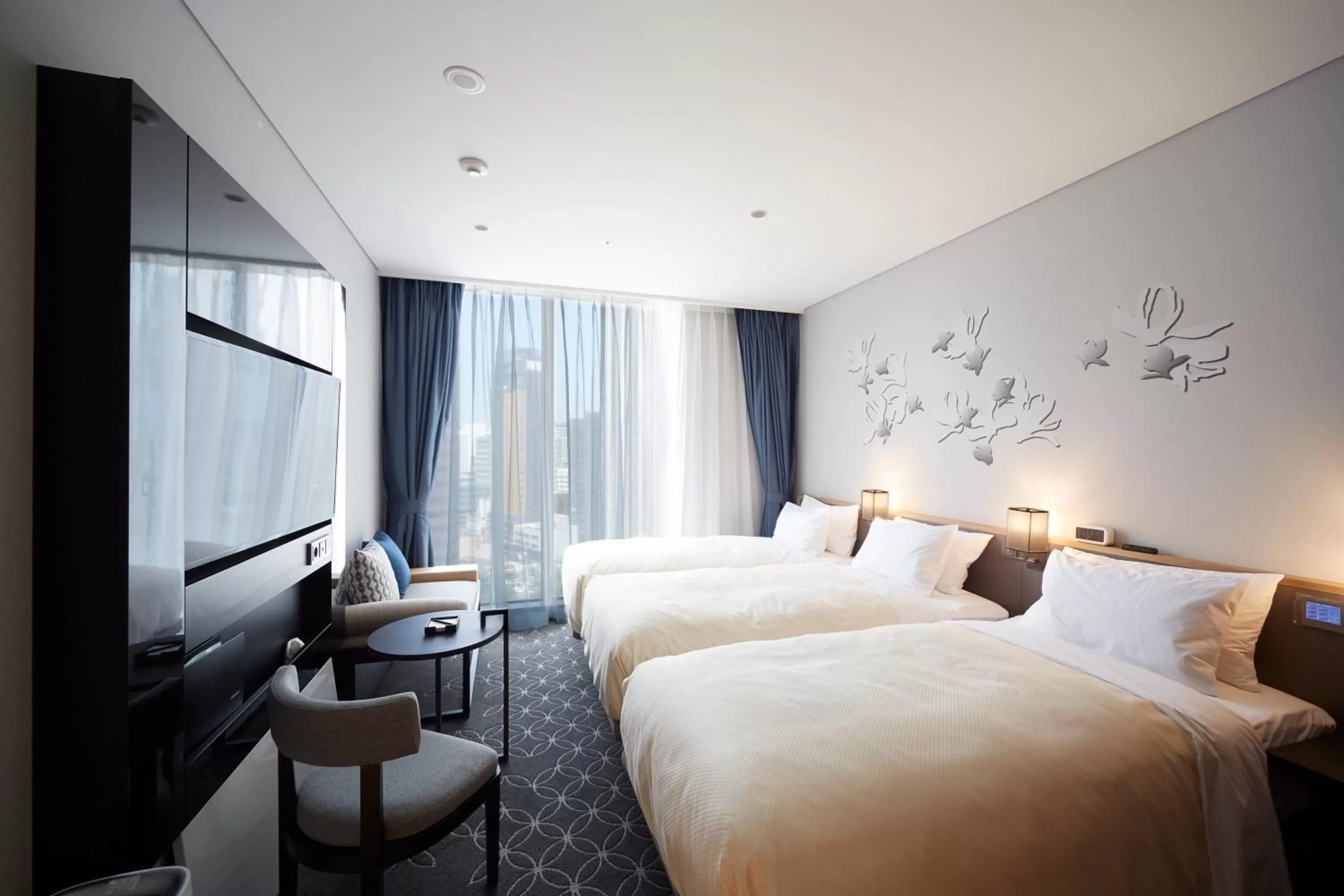 Triple Room with Bath in Hotel Gracery Seoul