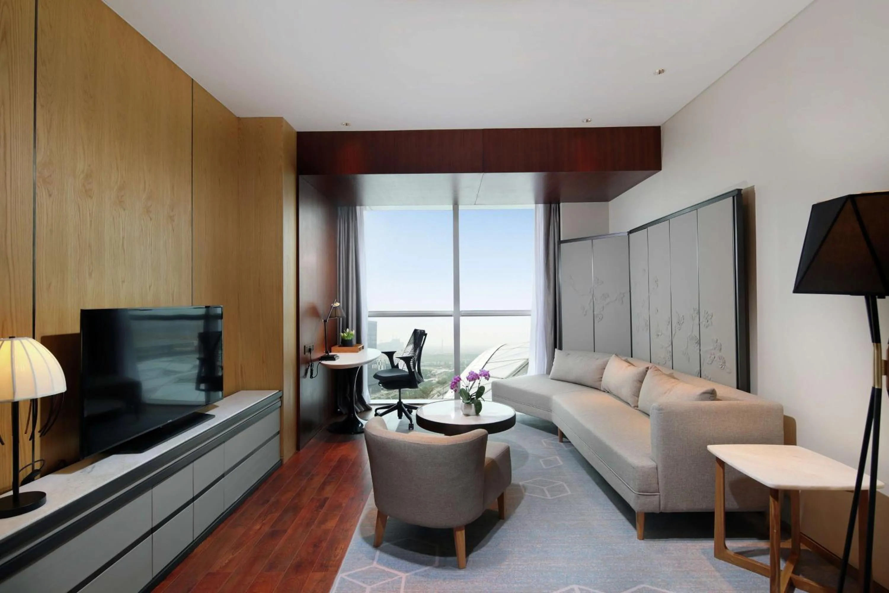 One-Bedroom Deluxe King Suite in Hilton Garden Inn Zhuhai Hengqin