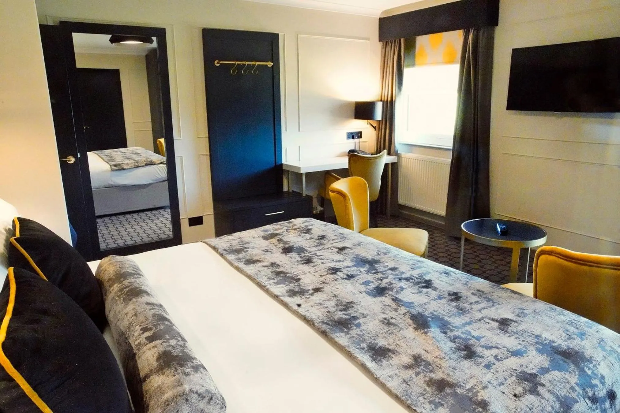 Deluxe Double Room in Denham Grove