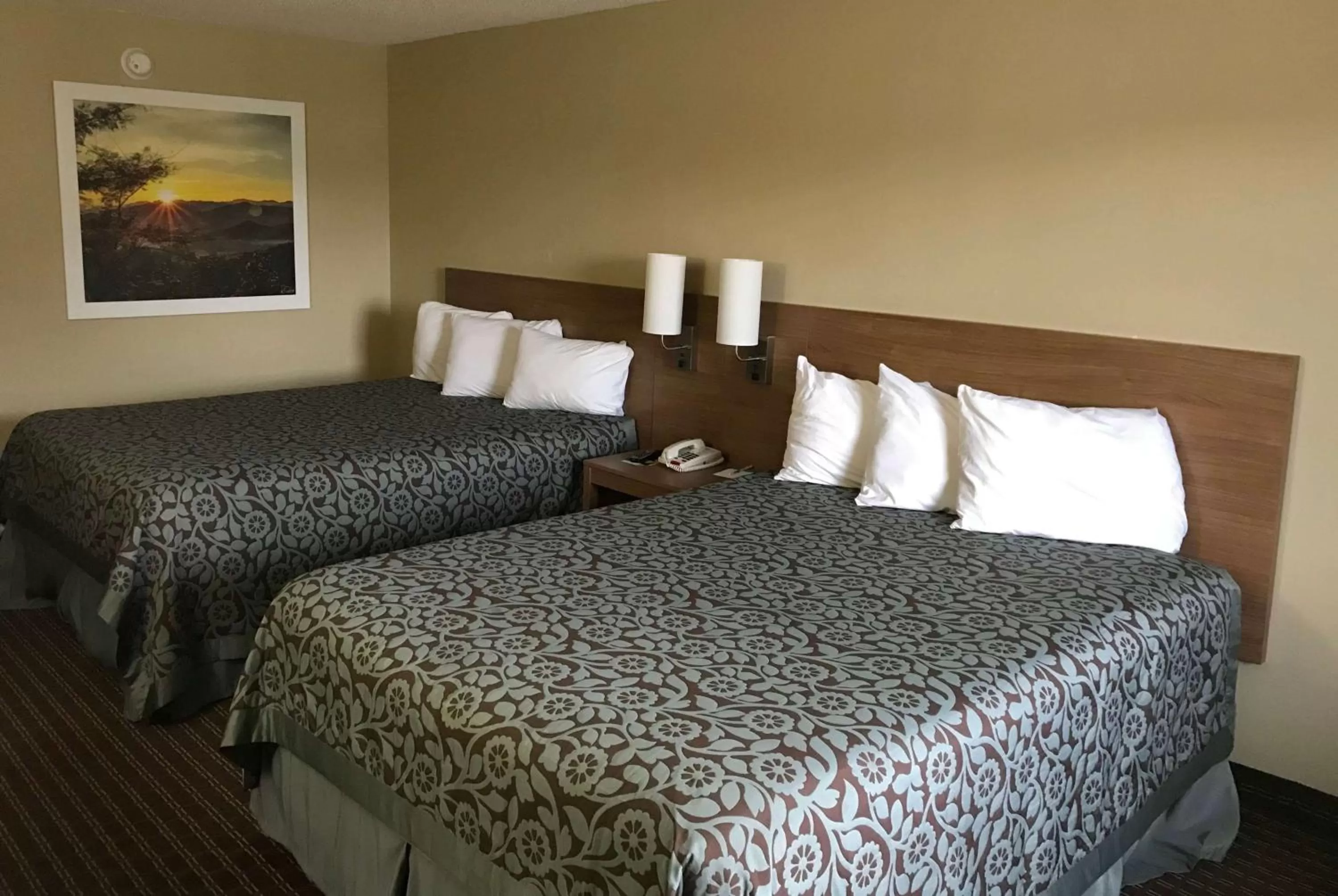 Queen Room with Two Queen Beds - Smoking in Days Inn By Wyndham Lexington-Columbia