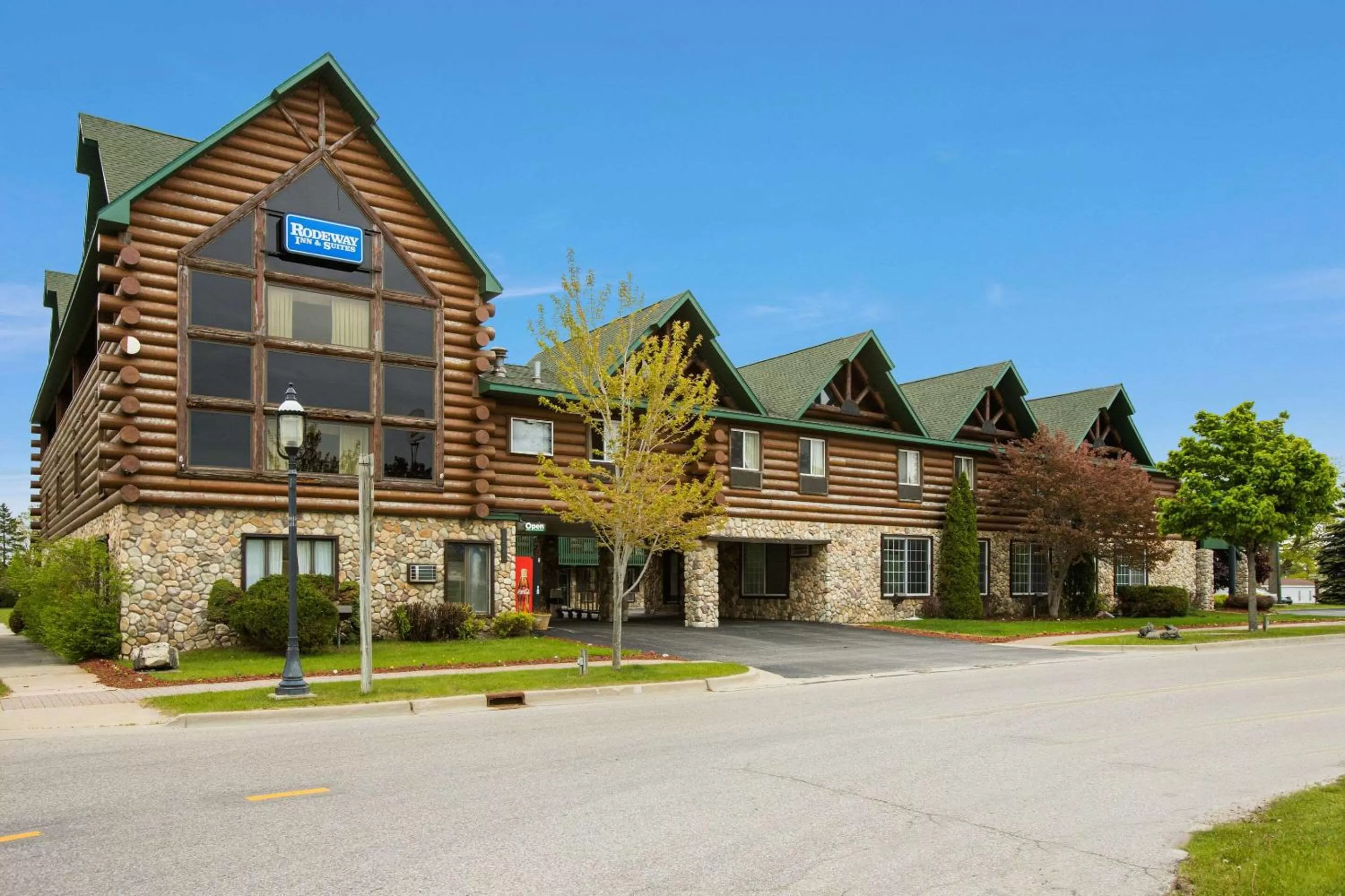 Days Inn by Wyndham Mackinaw City - Bridgeview Area