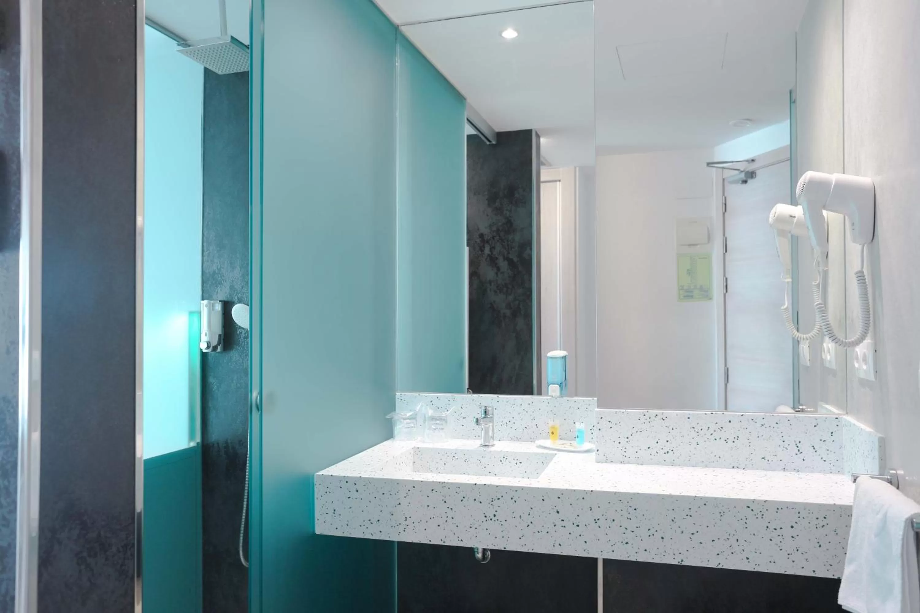 Twin Room with Sea View in KAKTUS Hotel Benikaktus