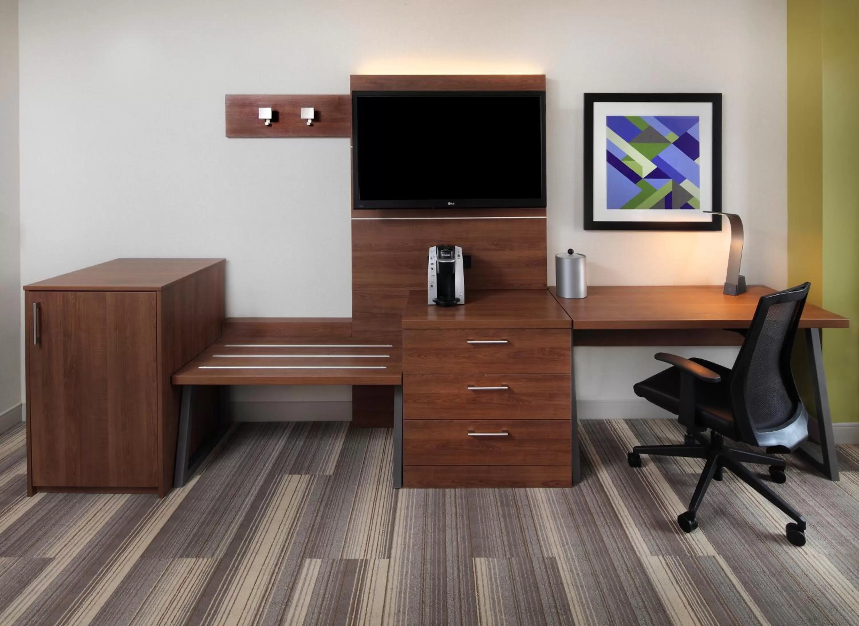 Standard Queen Room with Two Queen Beds in Holiday Inn Express Hotel & Suites Fisherman's Wharf by IHG