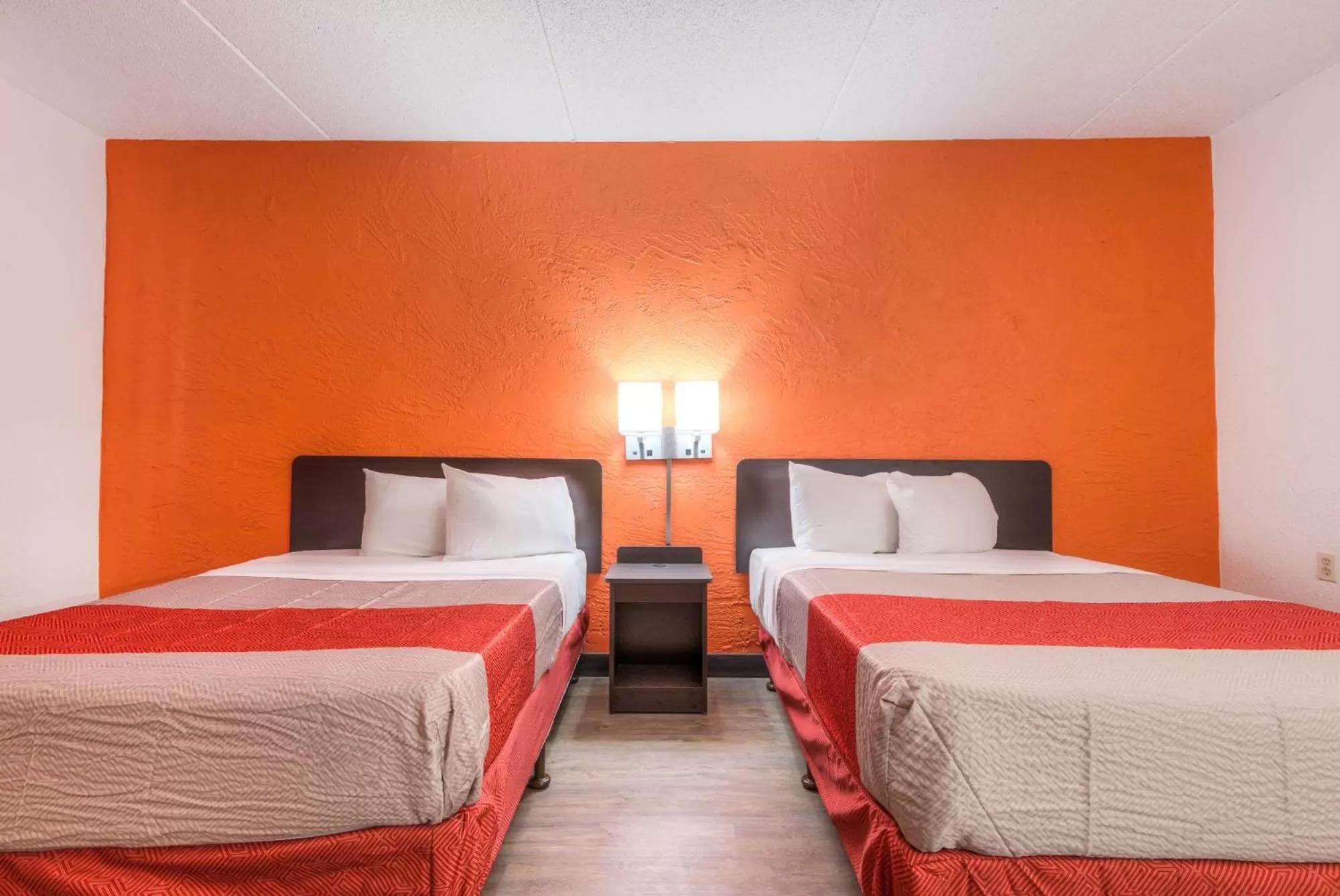 Quadruple Room - Non-Smoking in Motel 6-Bridgeview, IL