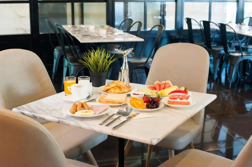 Executive Suite in Marigold Sukhumvit - Free Shuttle to BTS Bearing Station