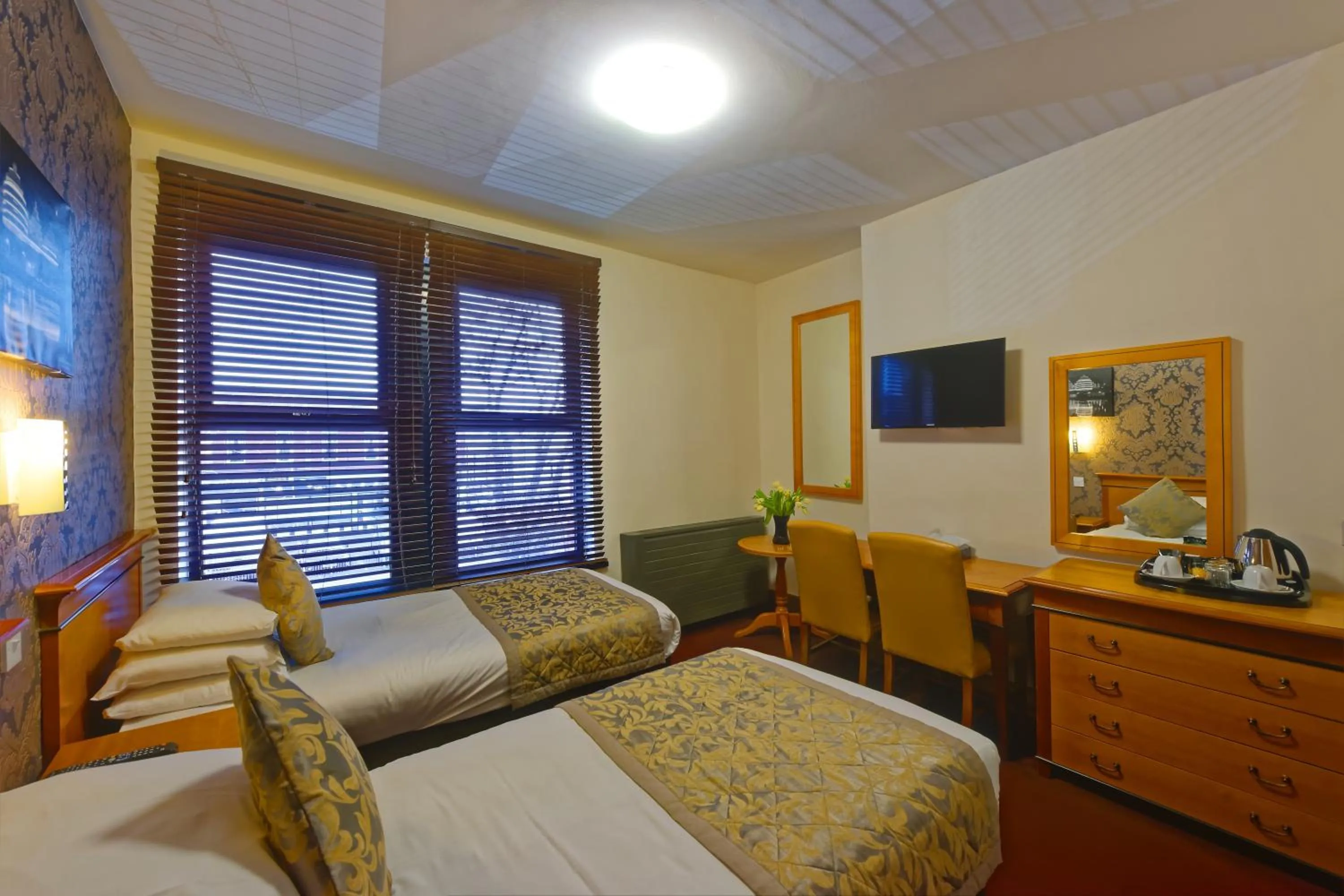 Twin Room En-Suite in Grainger Hotel