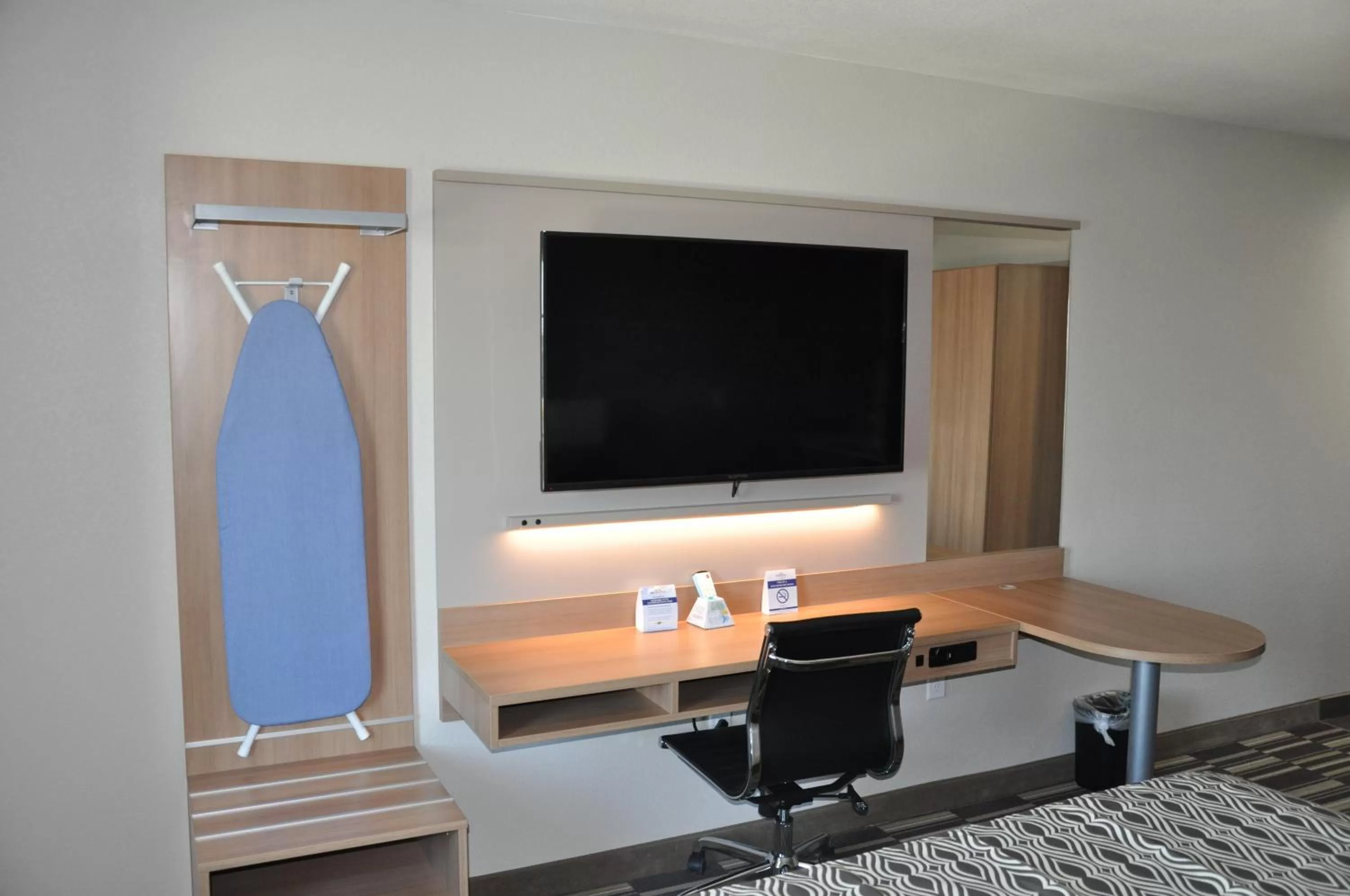 Business Queen Room in Microtel Inn & Suites by Wyndham Lubbock