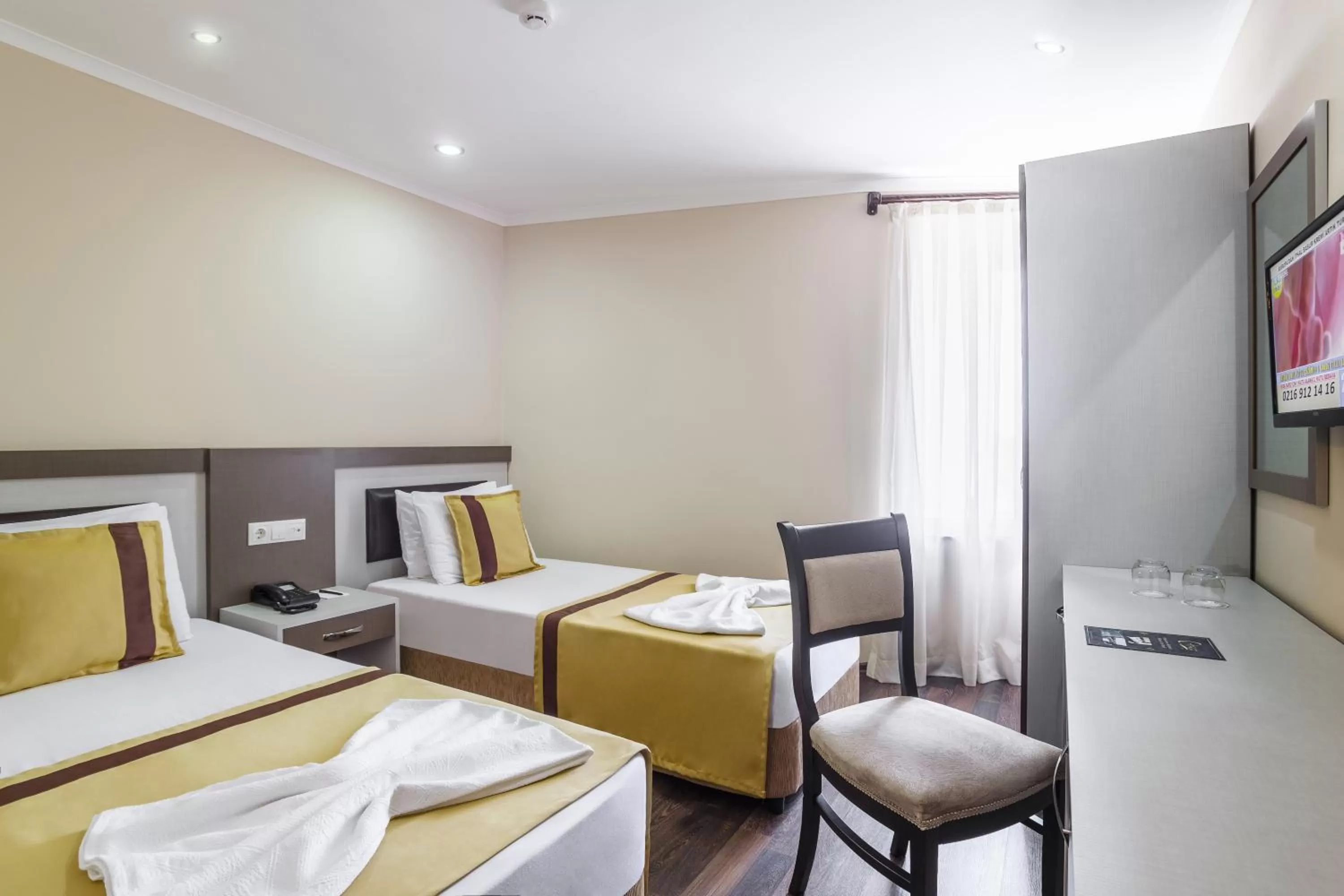 Deluxe Twin Room in Ayhan Hotel