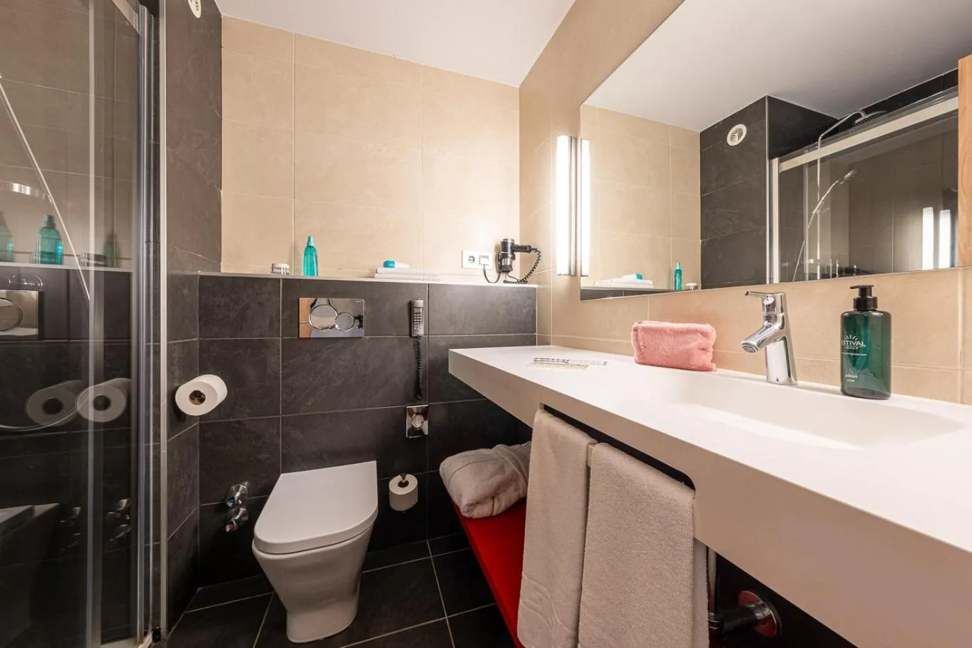 Standard Quadruple Room in Hotel Sporting