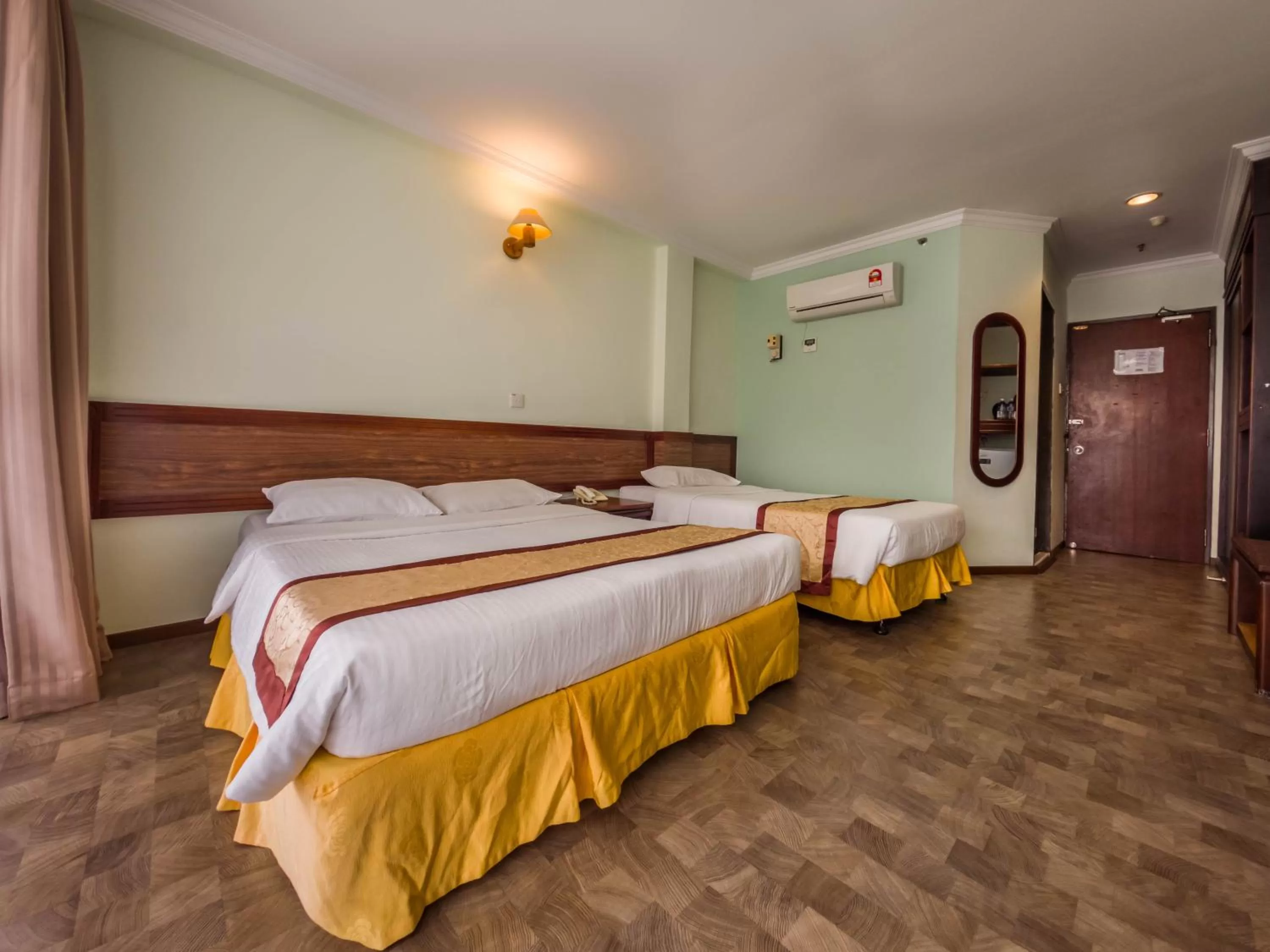 Triple Room in Miri Hotel