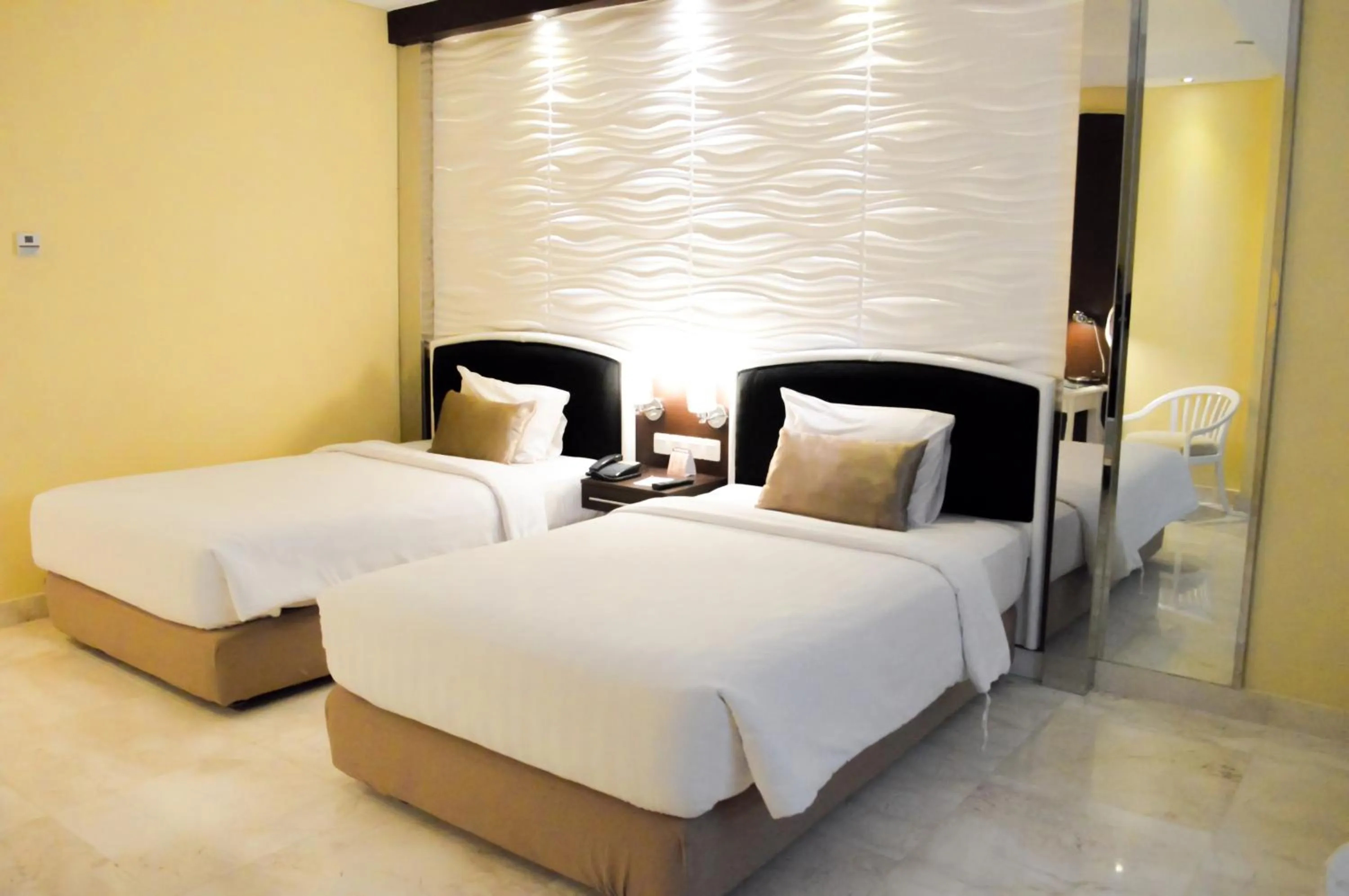 Deluxe Double or Twin Room in Hotel New Saphir Yogyakarta