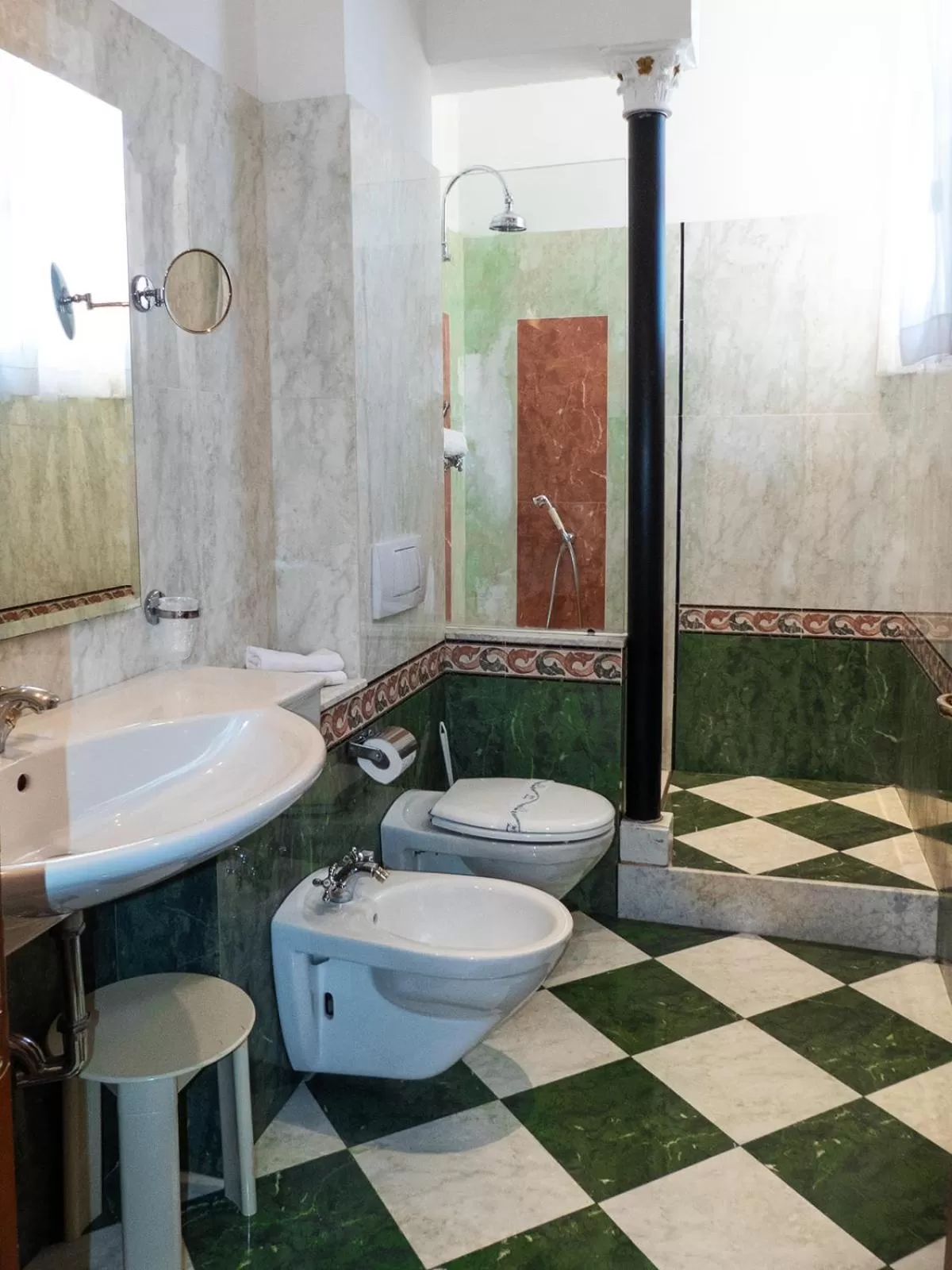 Double Room in Hotel Astoria