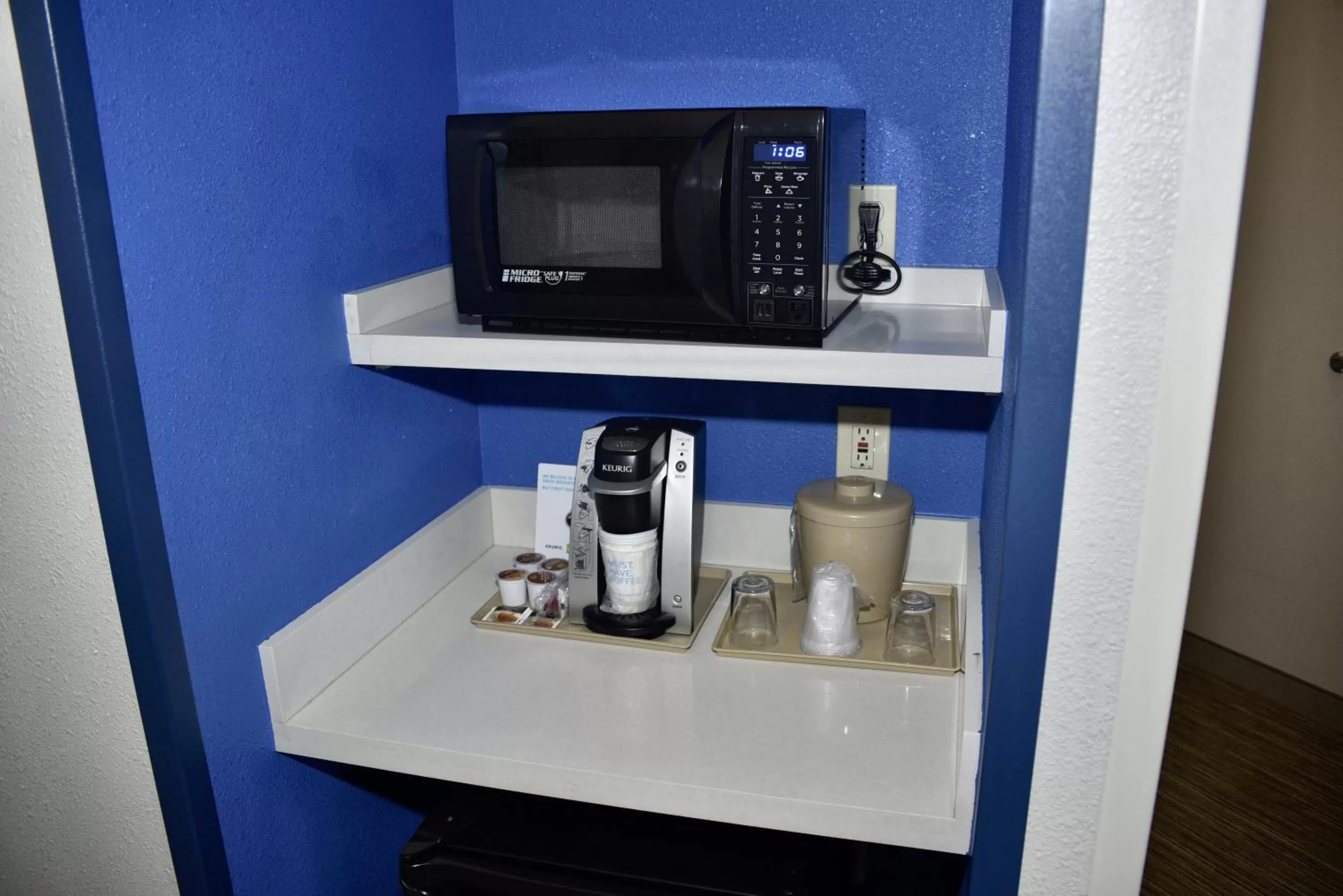 Standard King Room with Balcony in Holiday Inn Express Windsor Sonoma Wine Country by IHG