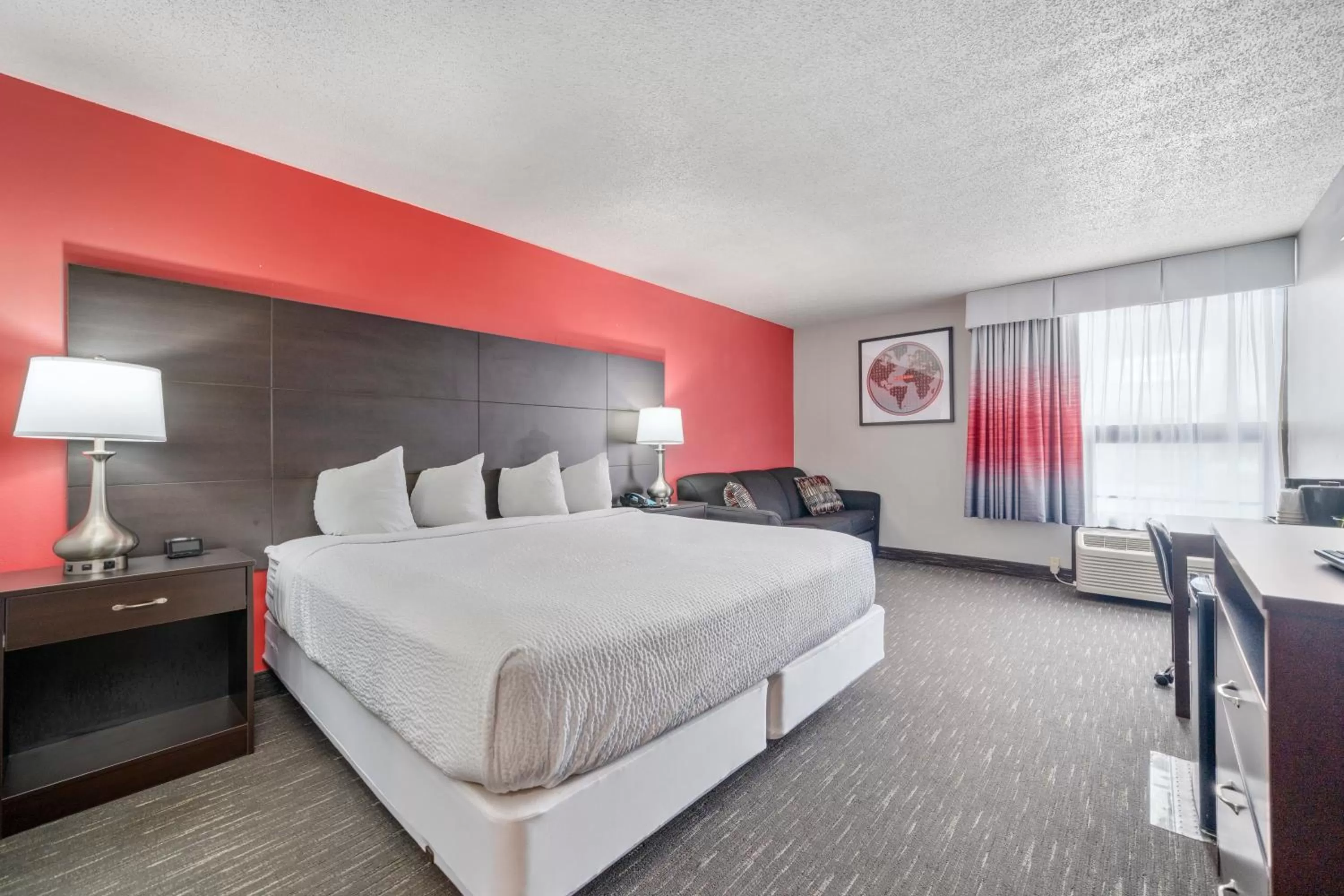 One-Bedroom King Suite - Non-Smoking in Ramada by Wyndham Sioux Falls Airport - Waterpark Resort & Event Center