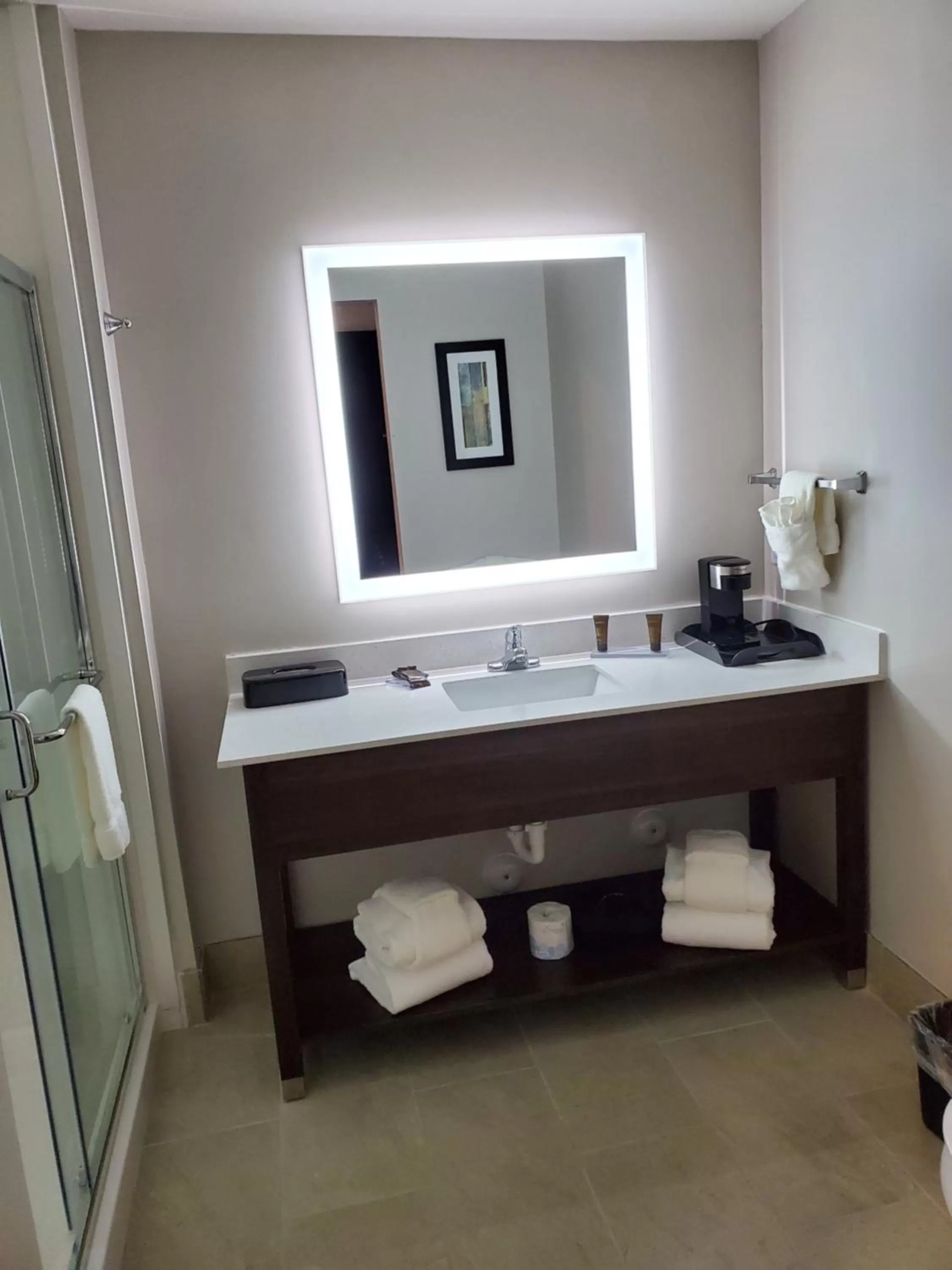 Queen Room with Two Queen Beds and Bath Tub - Mobility/Hearing Accessible - Non-Smoking in Wingate by Wyndham Christiansburg