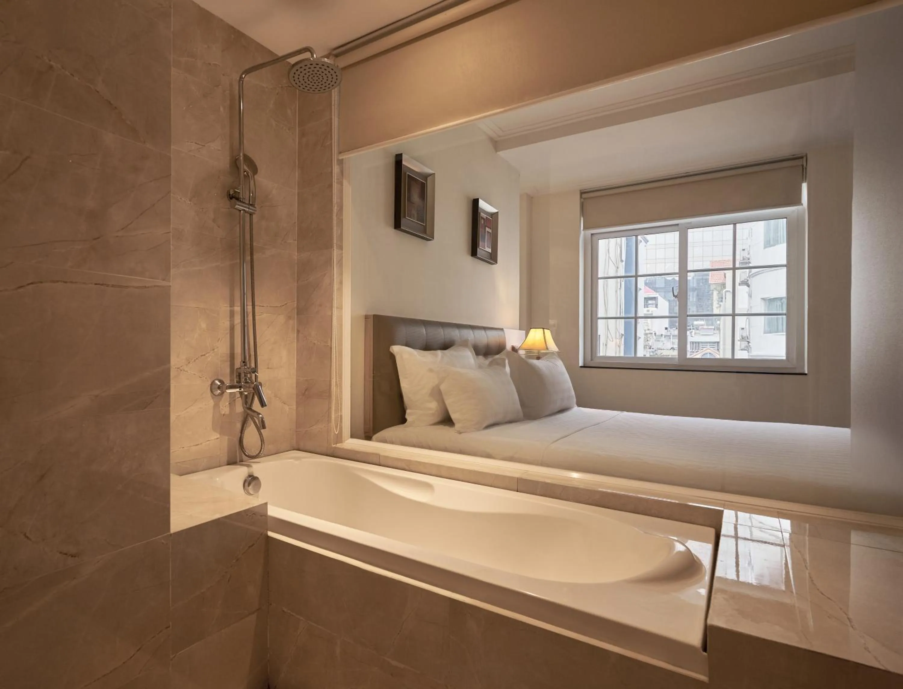 Luxury Double Room with City View in Sky Gem Hotel Sora