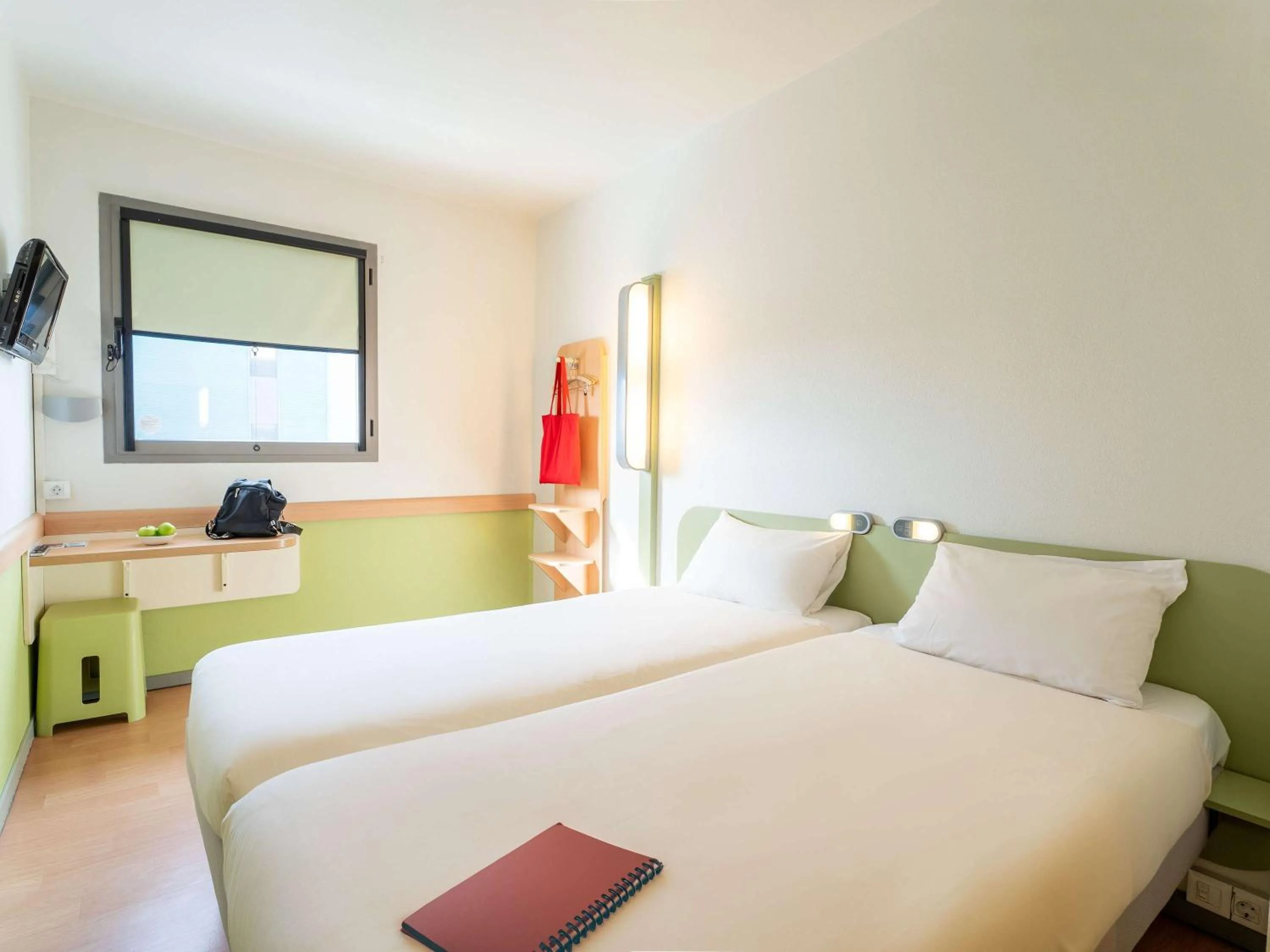 Standard Twin Room in Ibis Budget Madrid Vallecas