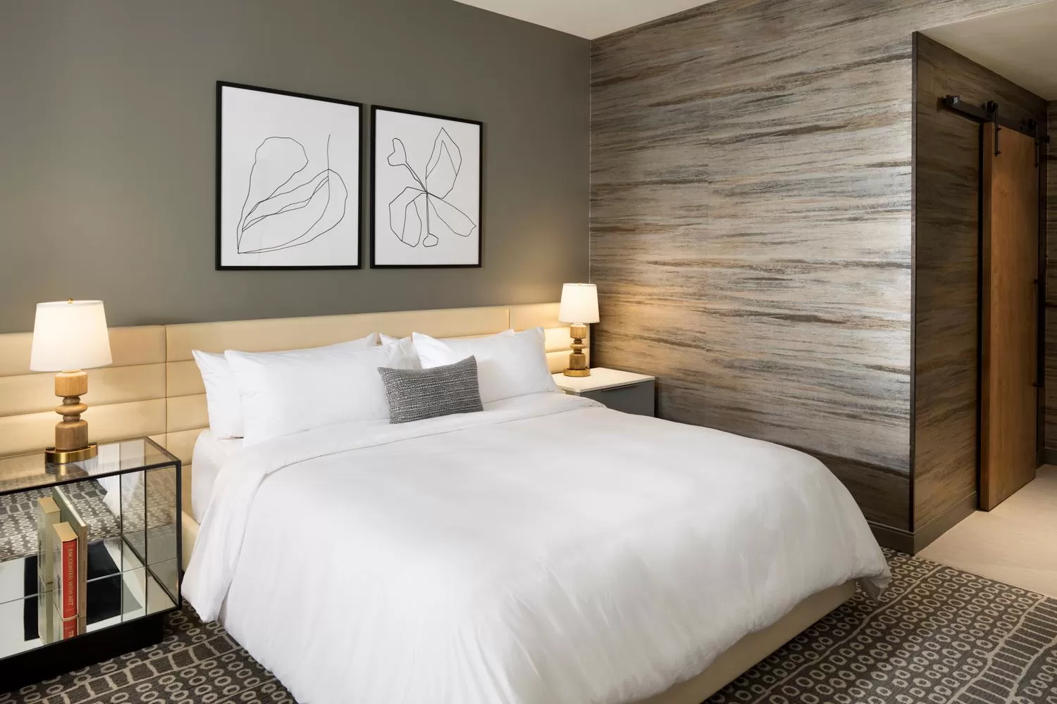 King Guest Room in The MC, Autograph Collection