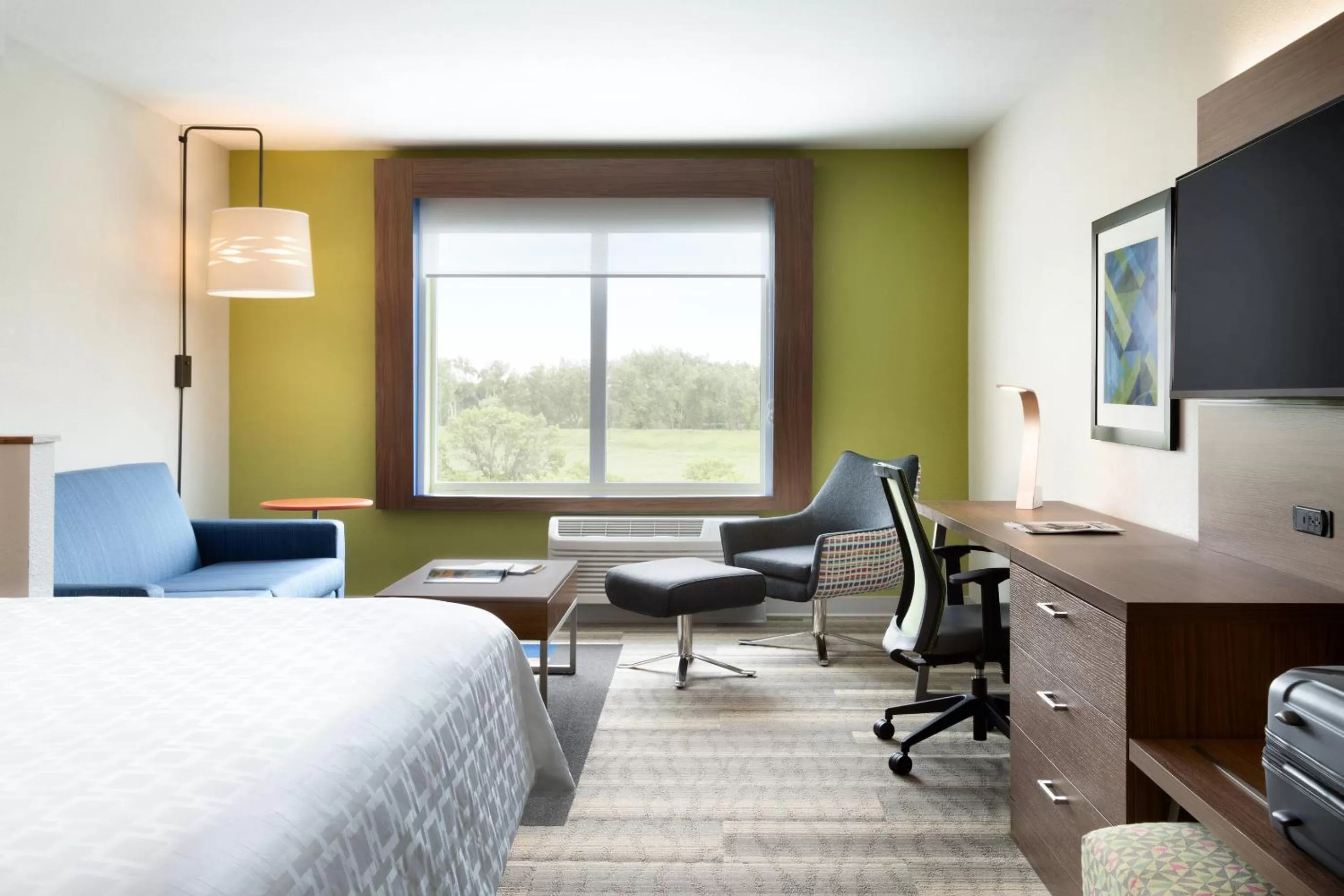 King Suite in Holiday Inn Express & Suites - Calgary Airport Trail NE by IHG