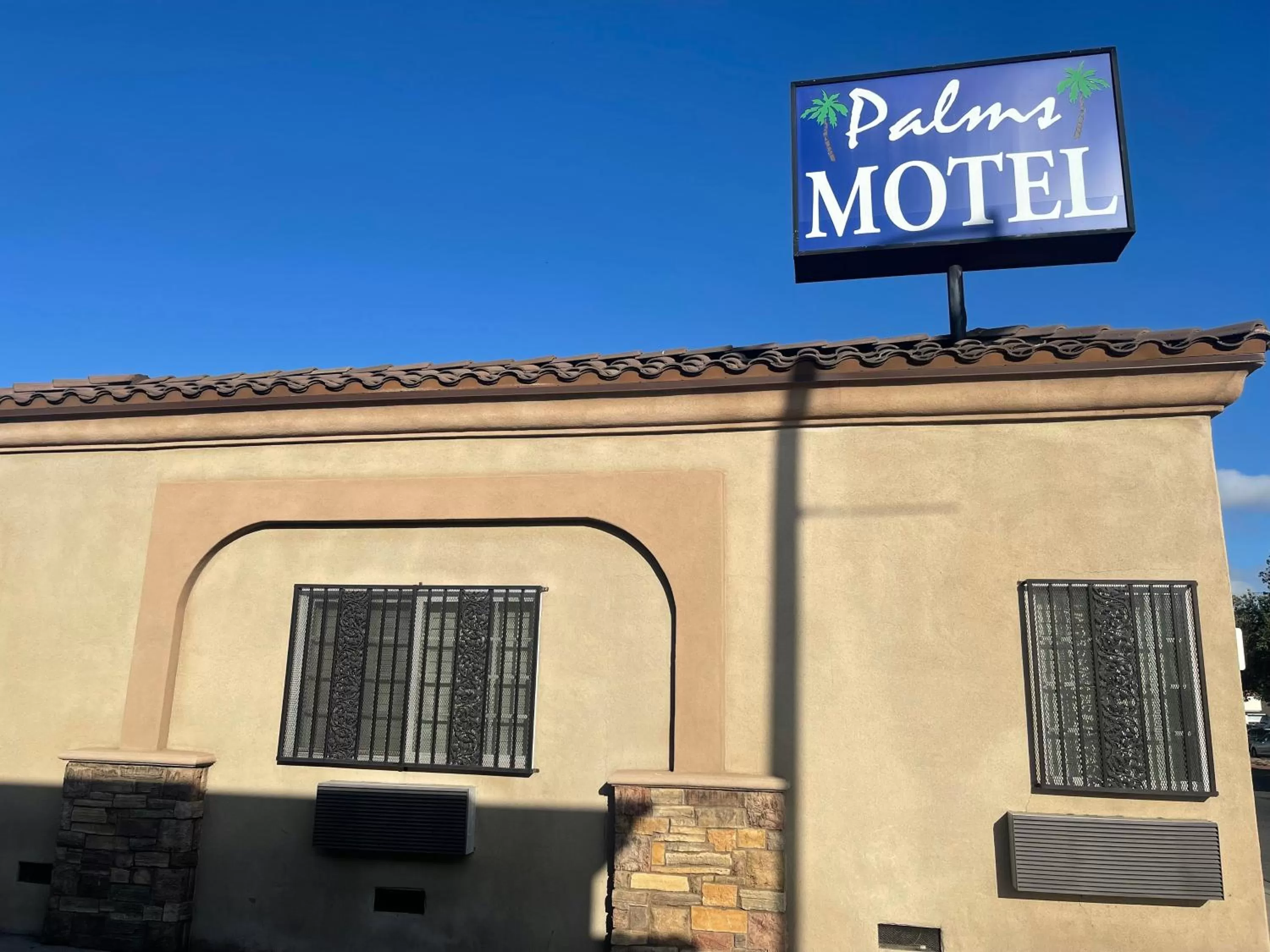 Palms Motel