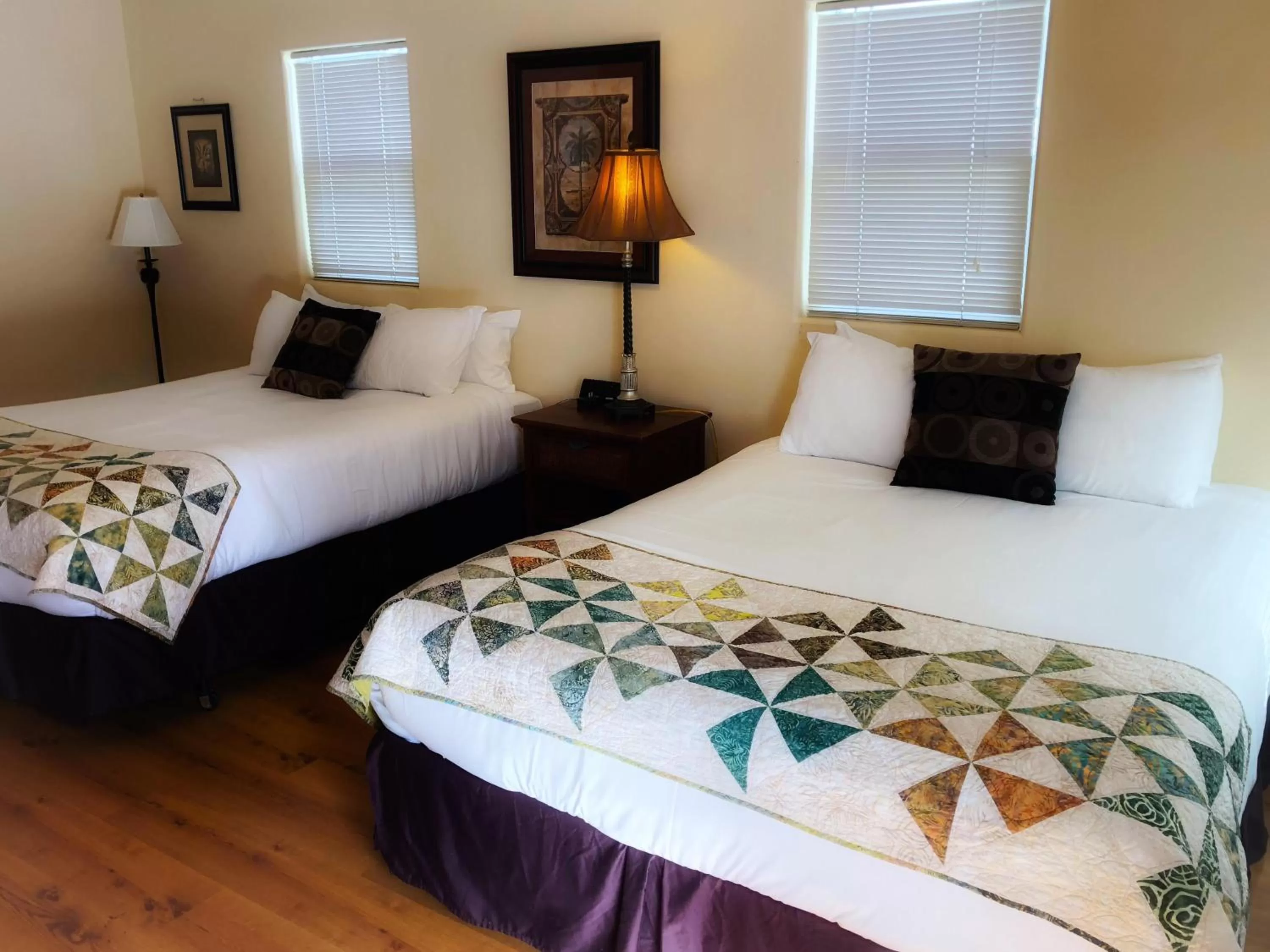 Two Queen Bungalow in The Islander Inn