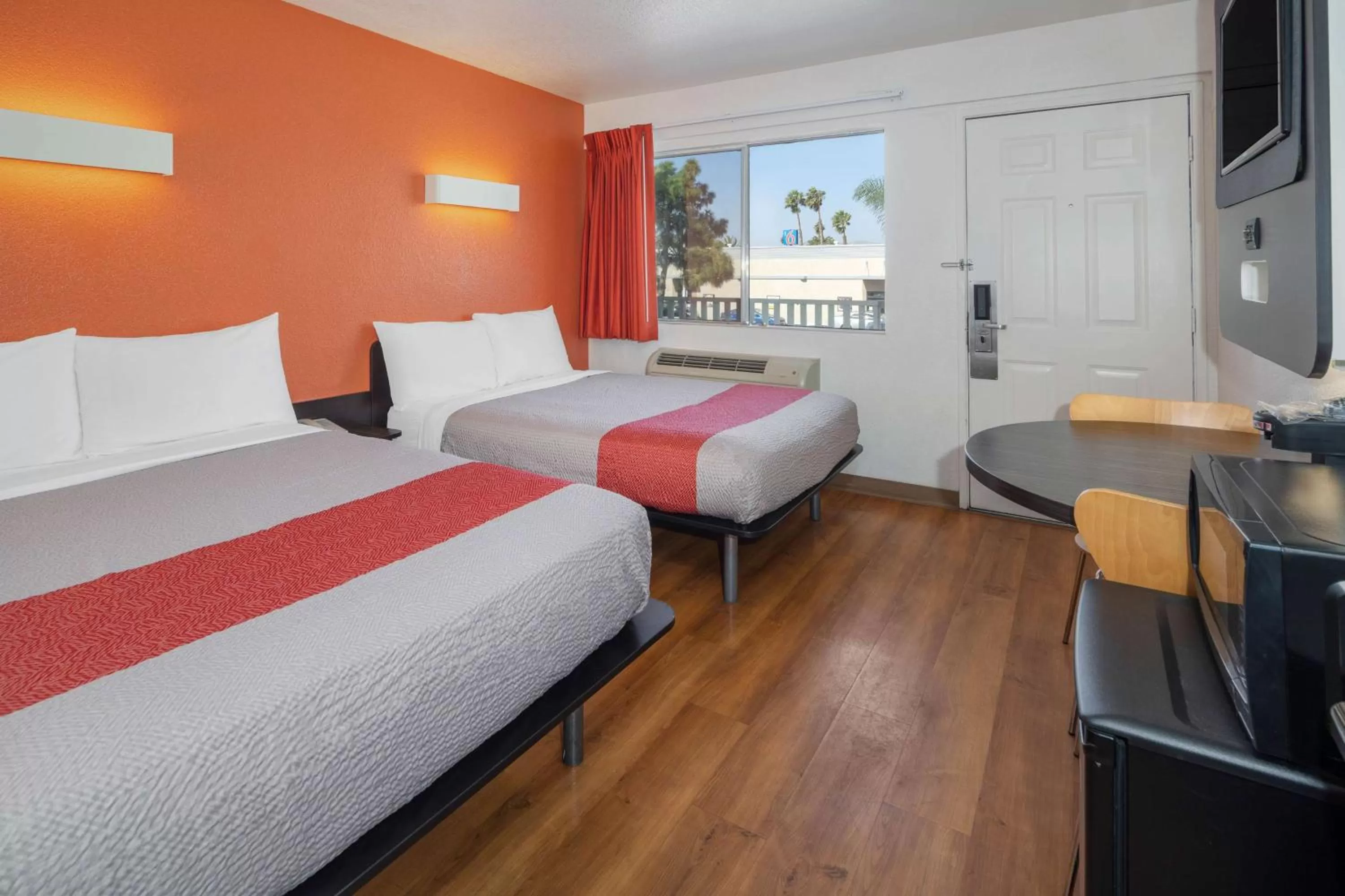 Quadruple Room in Motel 6-Ventura, CA - Beach