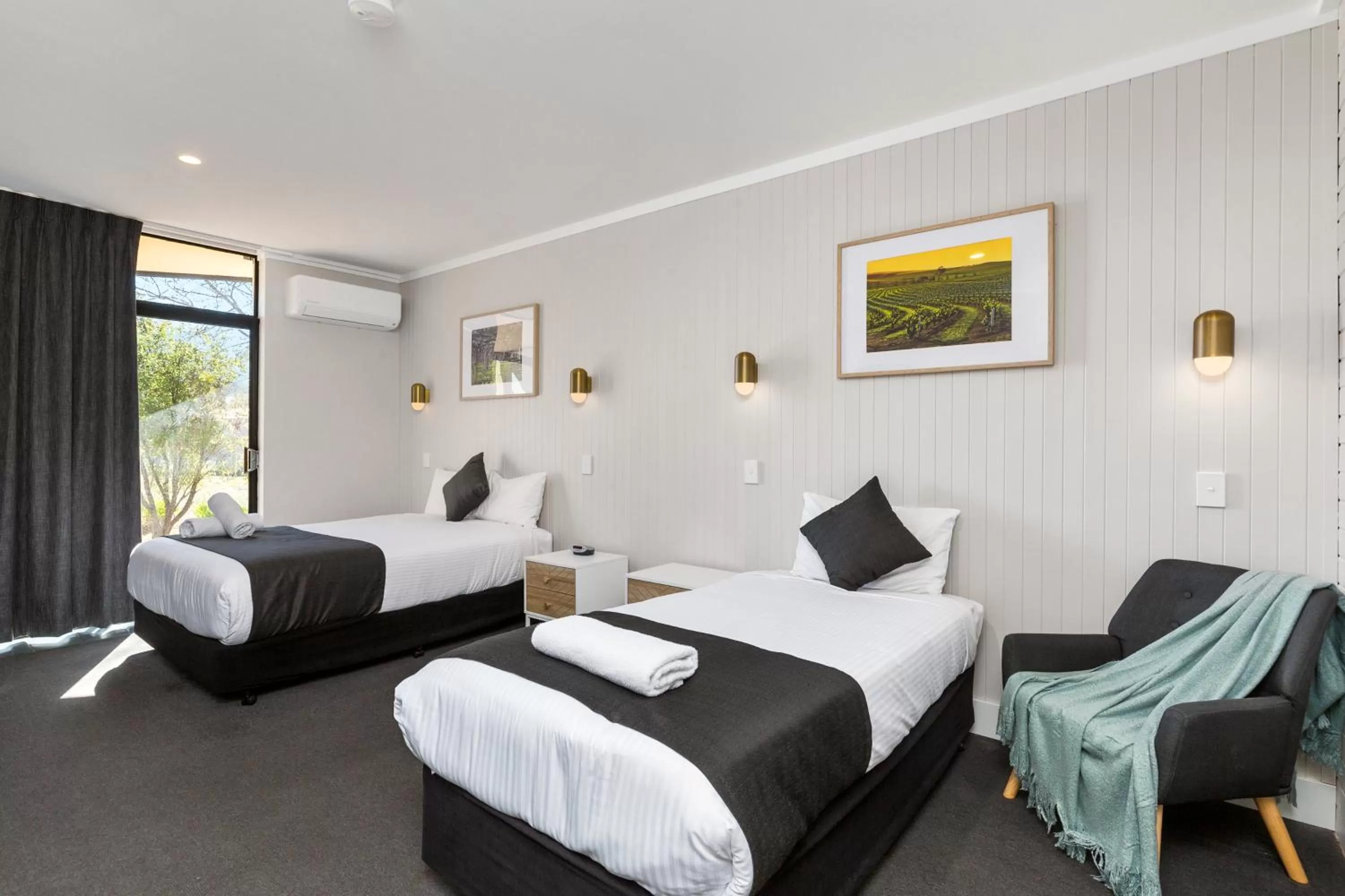 Superior Twin Room in The Wine Vine Hotel