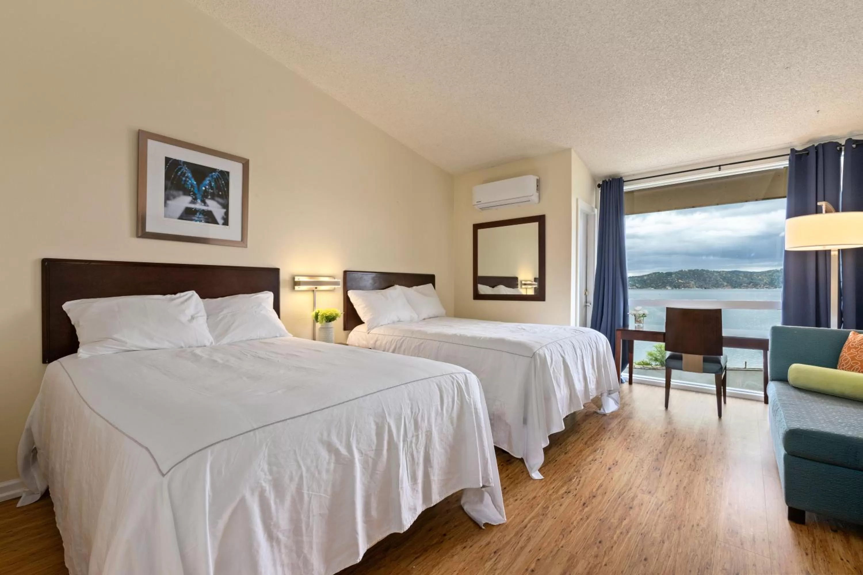 Deluxe Double Room in Konocti Harbor Resort