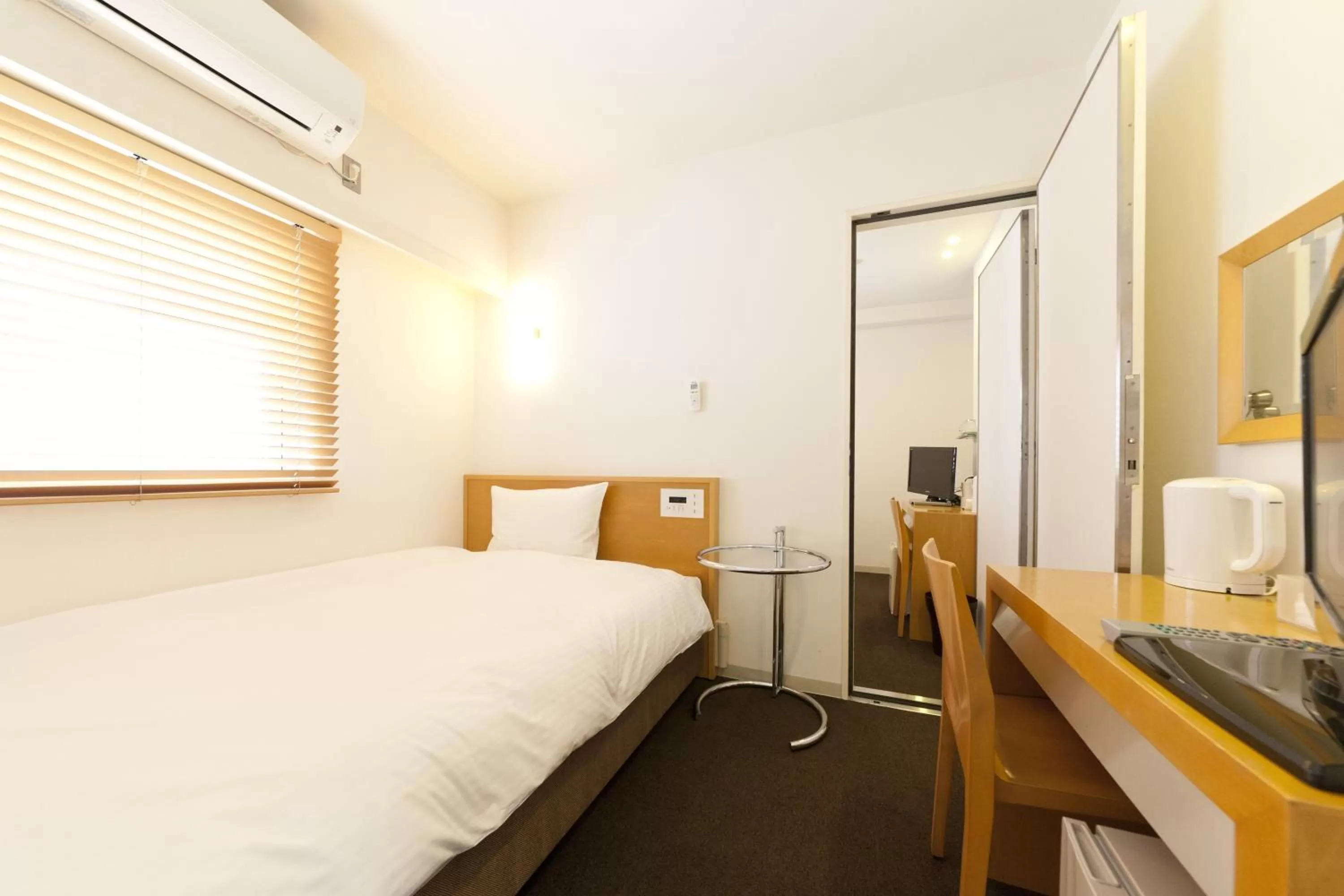 Connecting Room - Non-Smoking in 7 Days Hotel