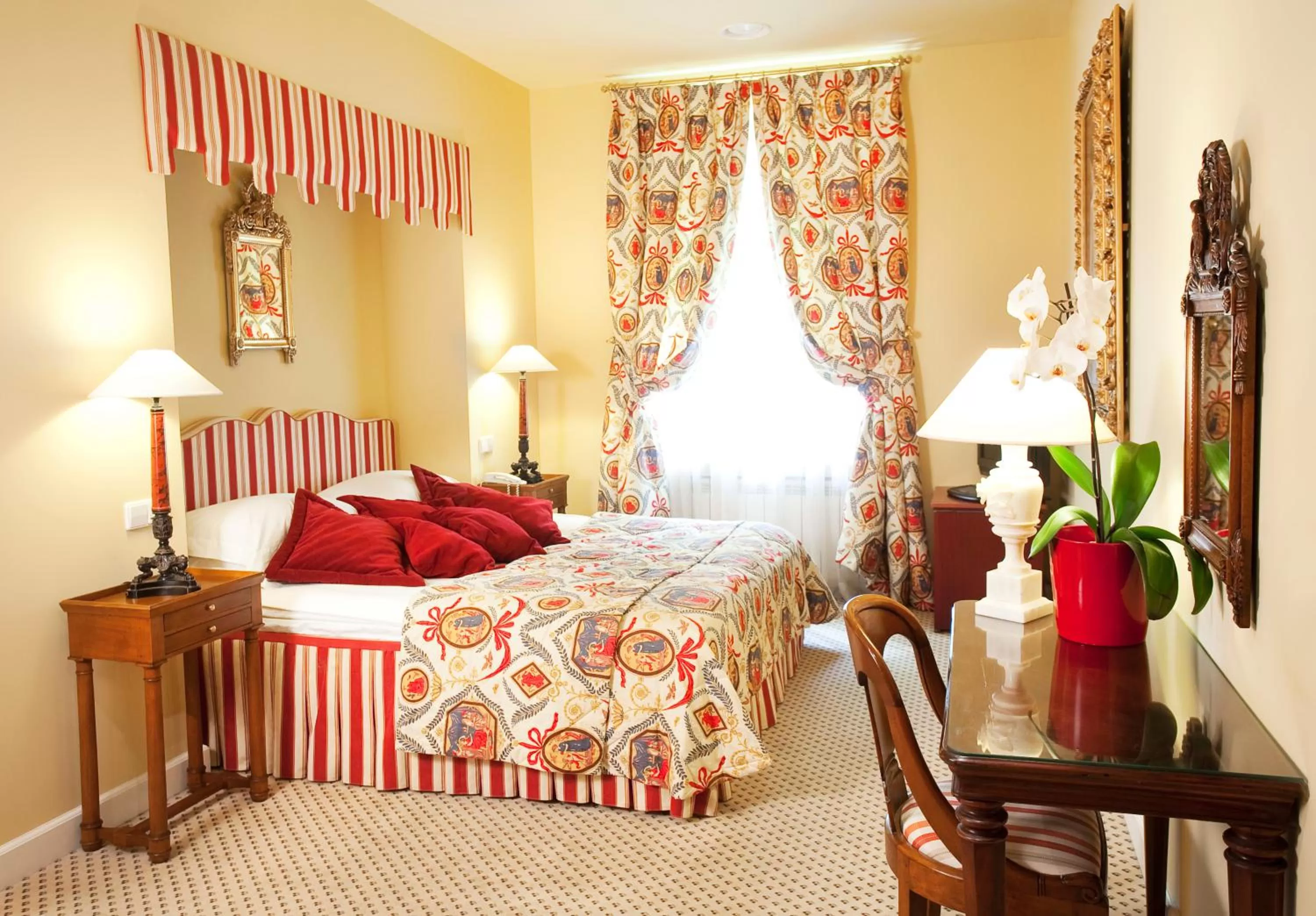 Suite with Spa Access in NARUTIS Hotel - Small Luxury Hotels of The World