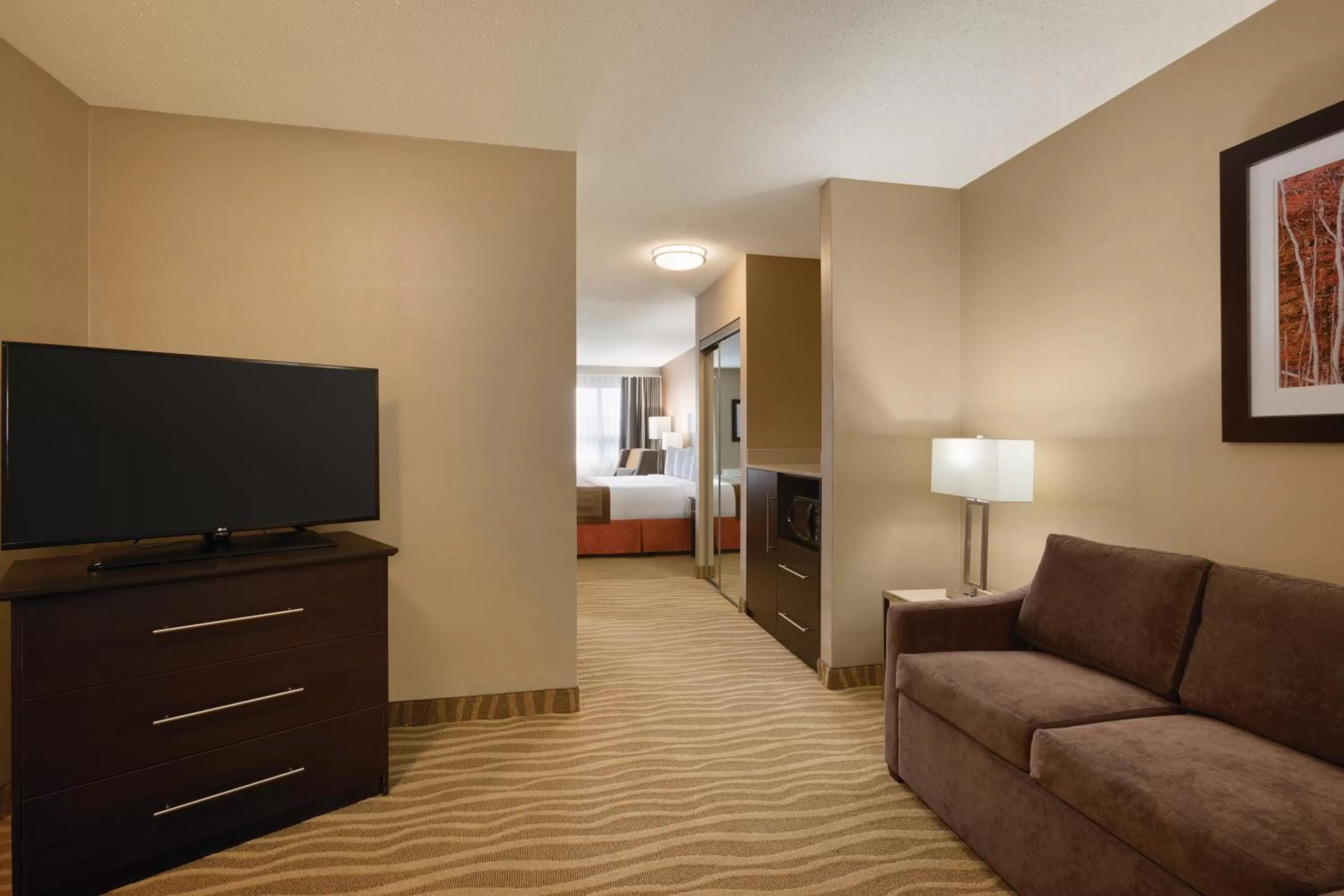 Studio Suite with King Bed in Park Inn by Radisson Toronto-Markham