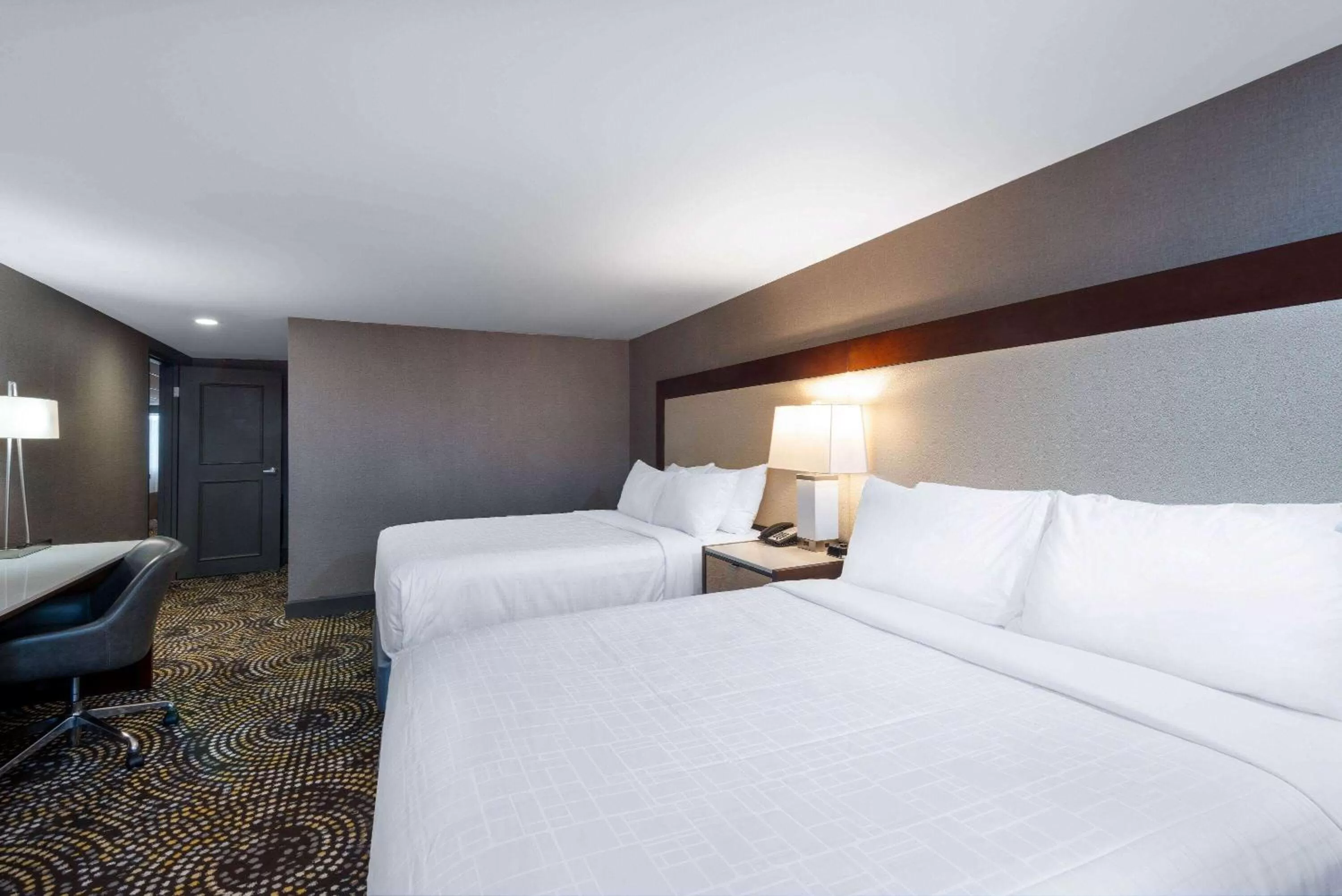 1 King, 2 Queen Beds, Deluxe Two Bedroom Suite, Non-Smoking in Wyndham Lancaster Resort and Convention Center